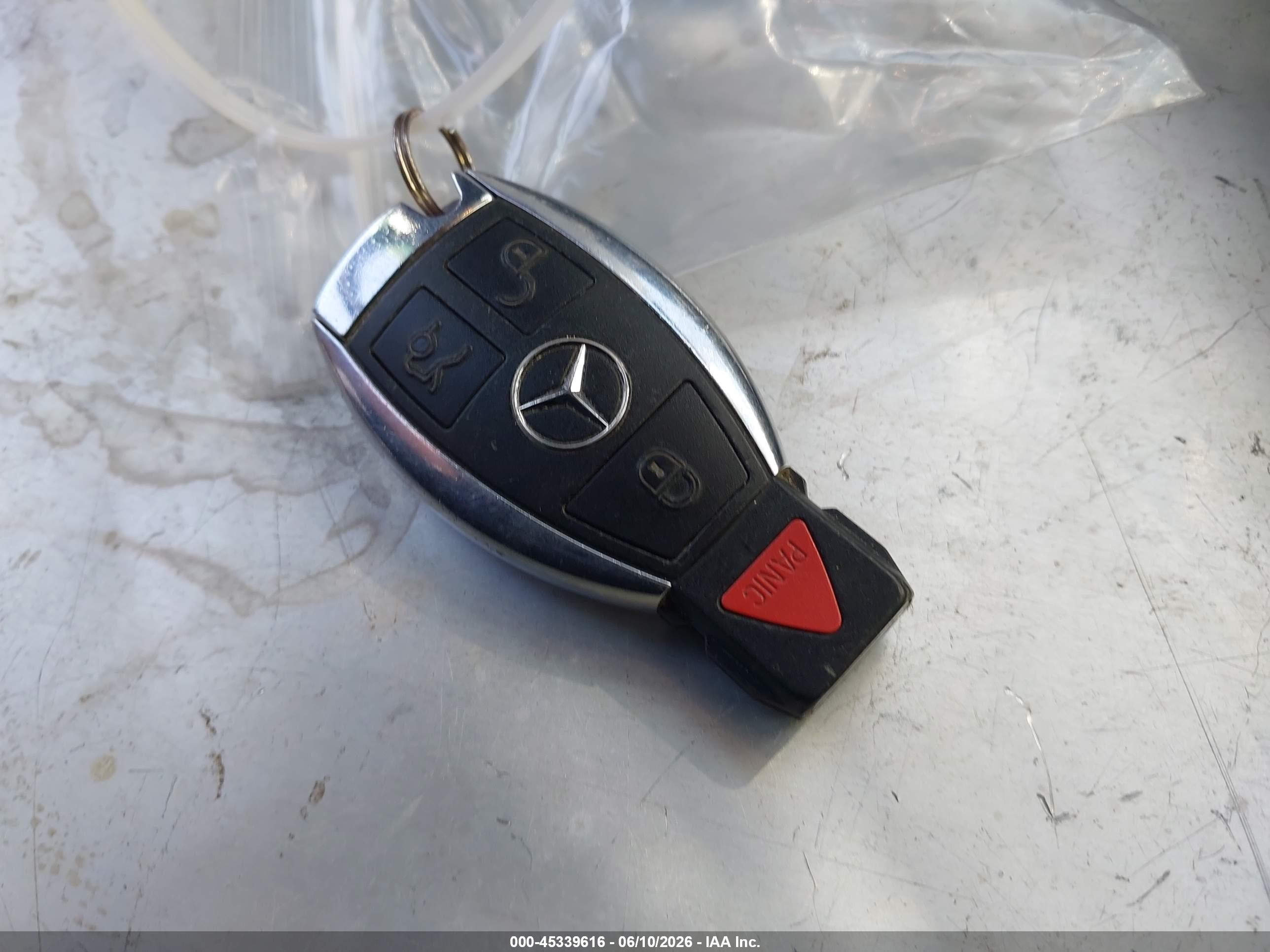 2015 Mercedes-benz C 300   Silver vin: 55SWF4JB7FU054405