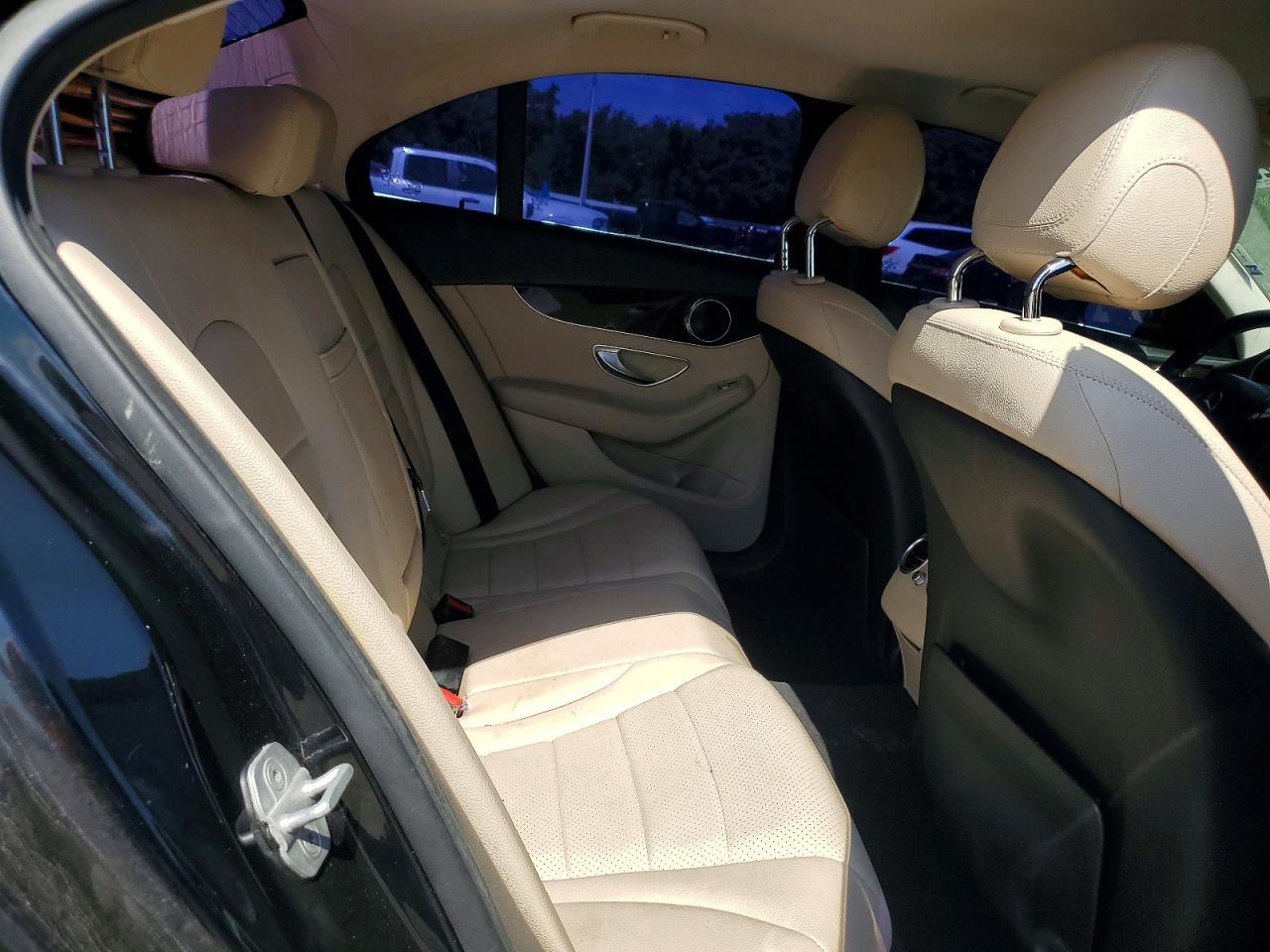 2015 Mercedes-benz C 300 Black vin: 55SWF4JB7FU068384