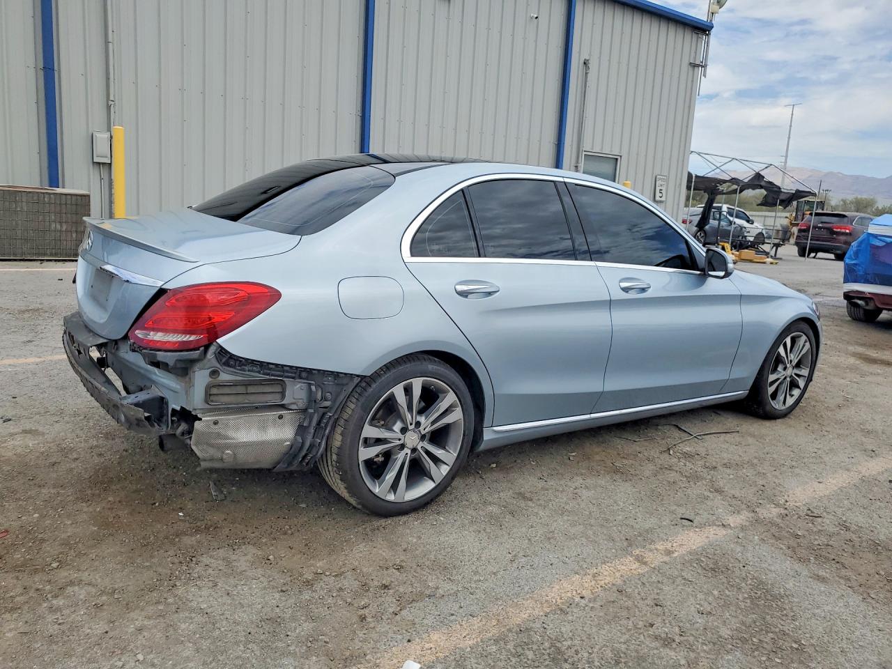 2015 Mercedes-benz C 300 Blue vin: 55SWF4JB7FU068563