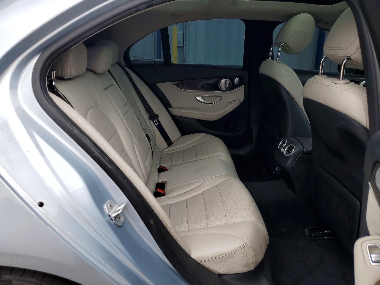 2015 Mercedes-benz C 300 Blue vin: 55SWF4JB7FU068563