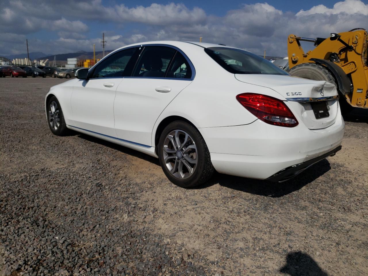 2015 Mercedes-benz C 300 White vin: 55SWF4JB7FU087131