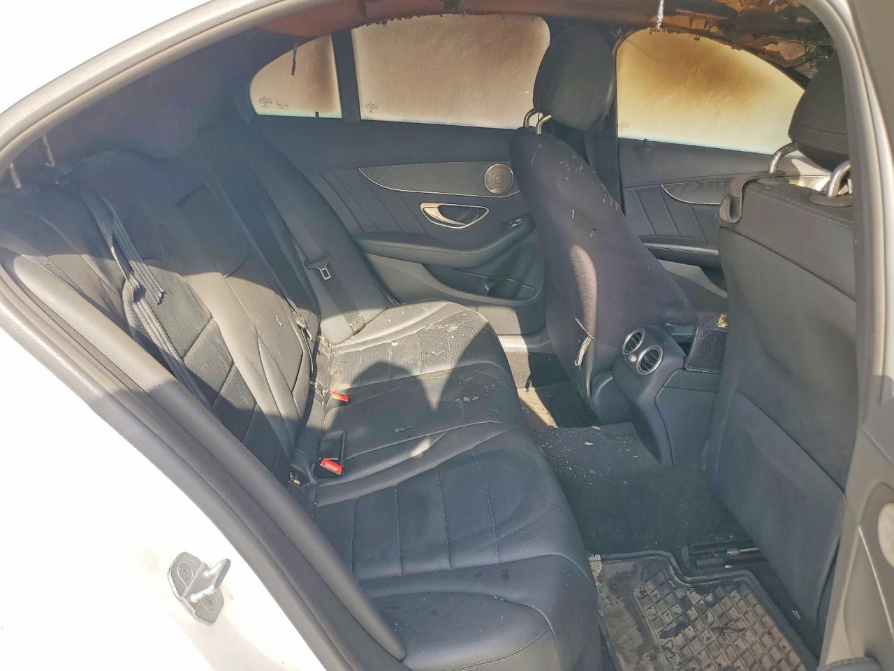2015 Mercedes-benz C 300 Белый vin: 55SWF4JB7FU089638