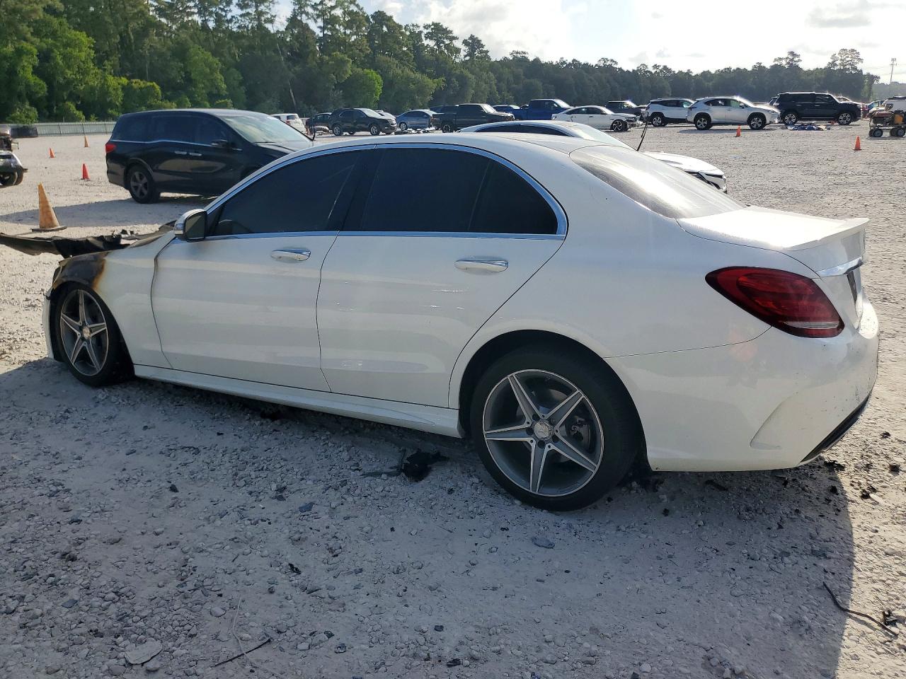 2015 Mercedes-benz C 300 Белый vin: 55SWF4JB7FU089638