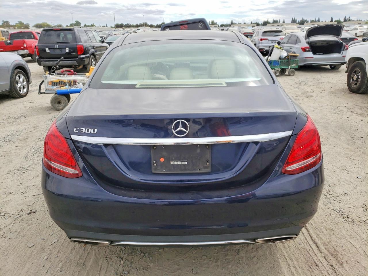 2015 Mercedes-benz C 300 Blue vin: 55SWF4JB8FU045969