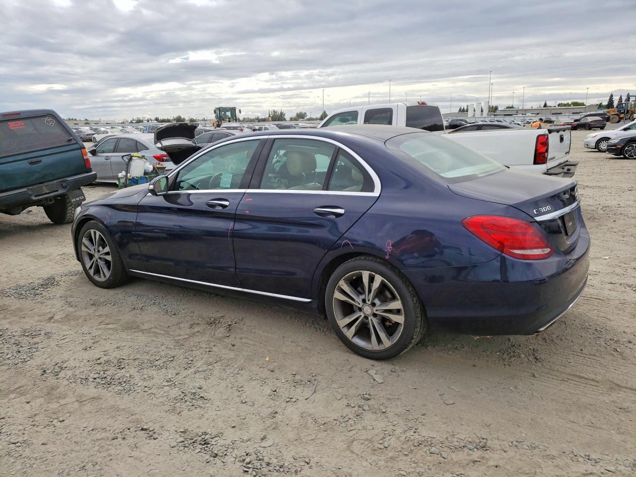 2015 Mercedes-benz C 300 Blue vin: 55SWF4JB8FU045969