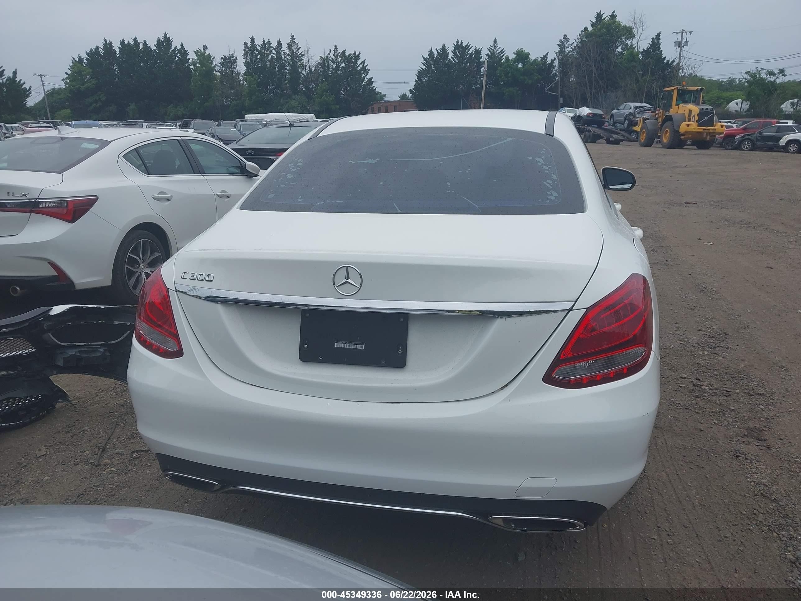 2015 Mercedes-benz C 300   White vin: 55SWF4JB8FU053652