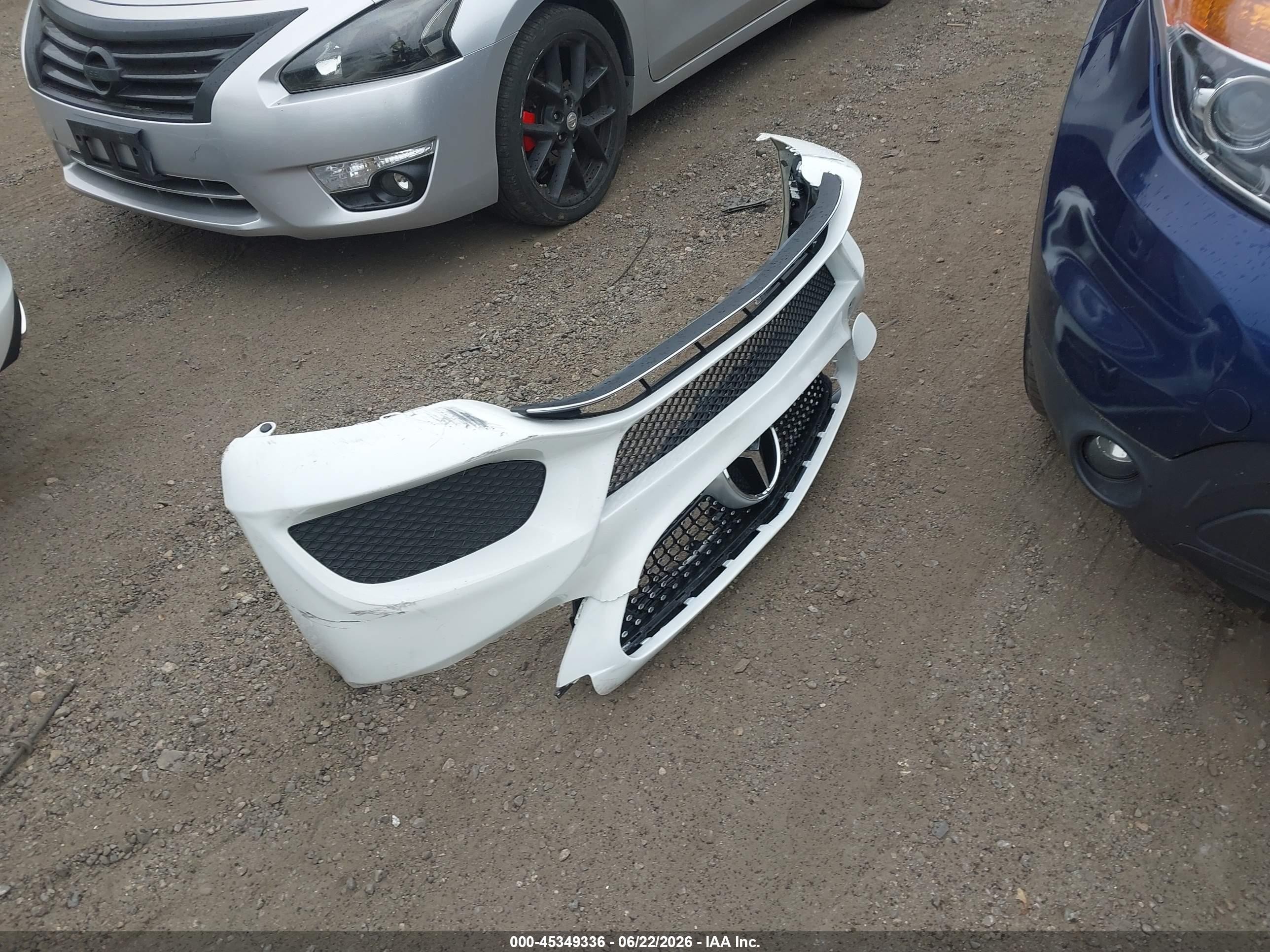 2015 Mercedes-benz C 300   White vin: 55SWF4JB8FU053652