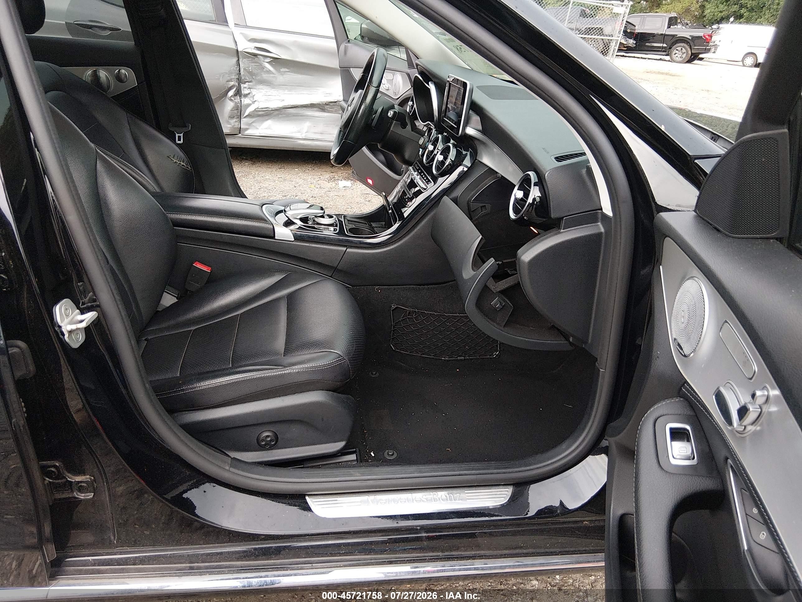 2015 Mercedes-benz C 300   Black vin: 55SWF4JB8FU059581