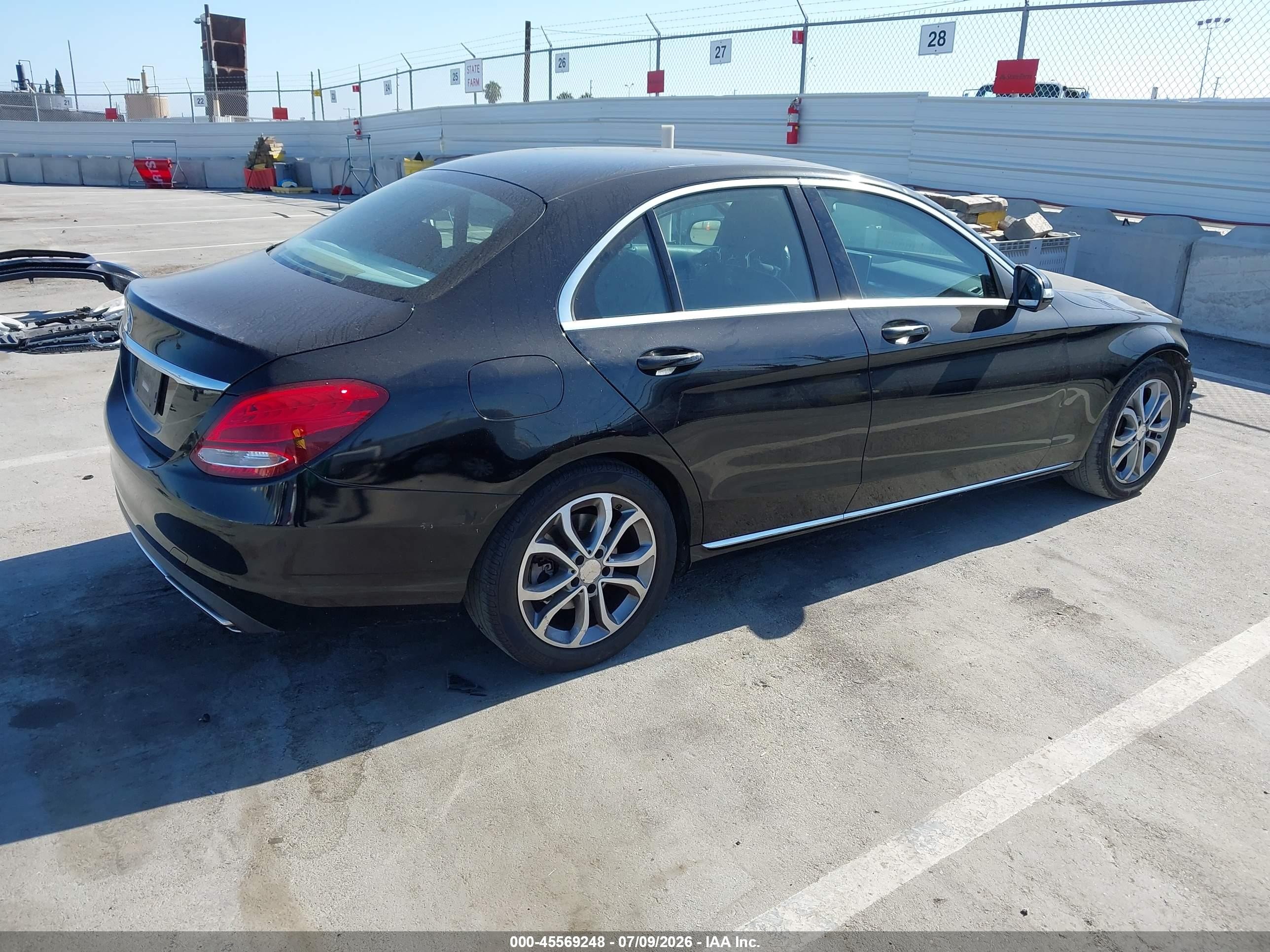2015 Mercedes-benz C 300   Black vin: 55SWF4JB8FU072735
