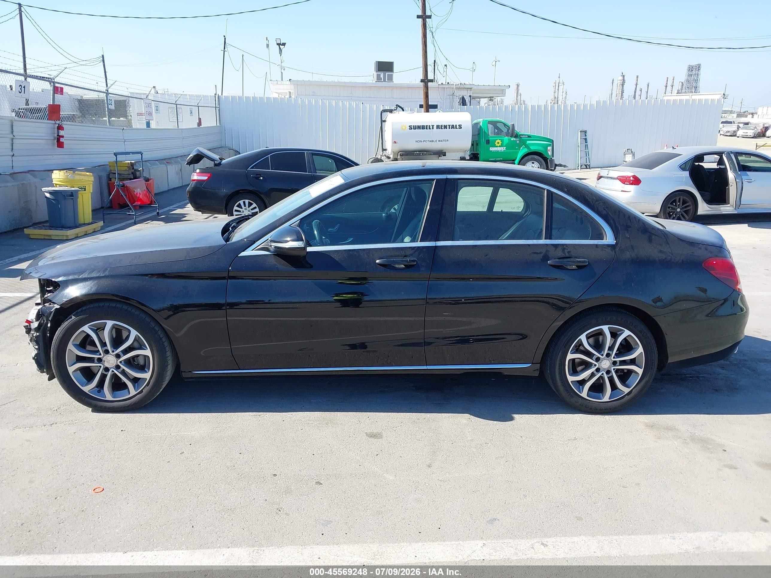 2015 Mercedes-benz C 300   Black vin: 55SWF4JB8FU072735