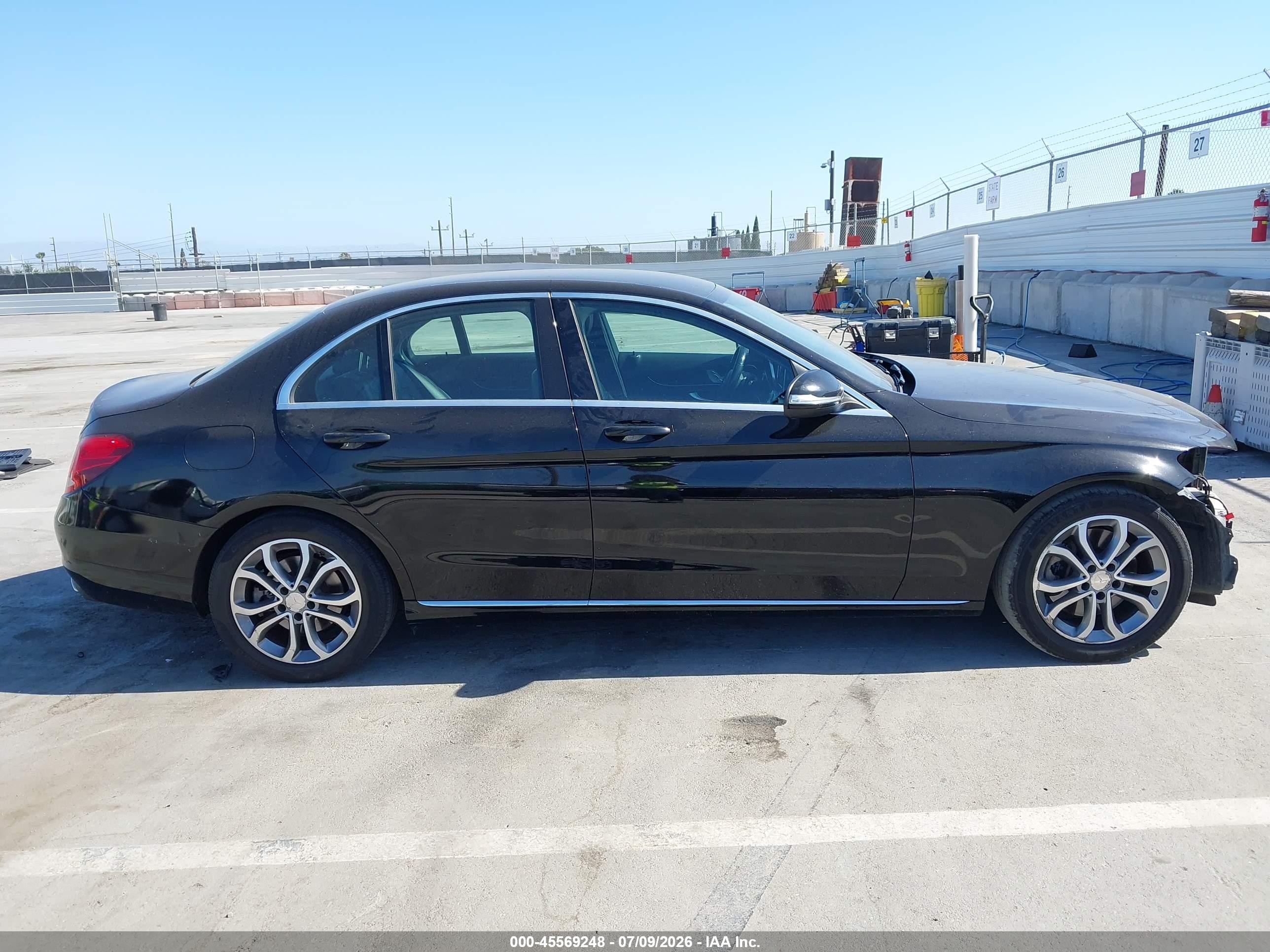 2015 Mercedes-benz C 300   Black vin: 55SWF4JB8FU072735