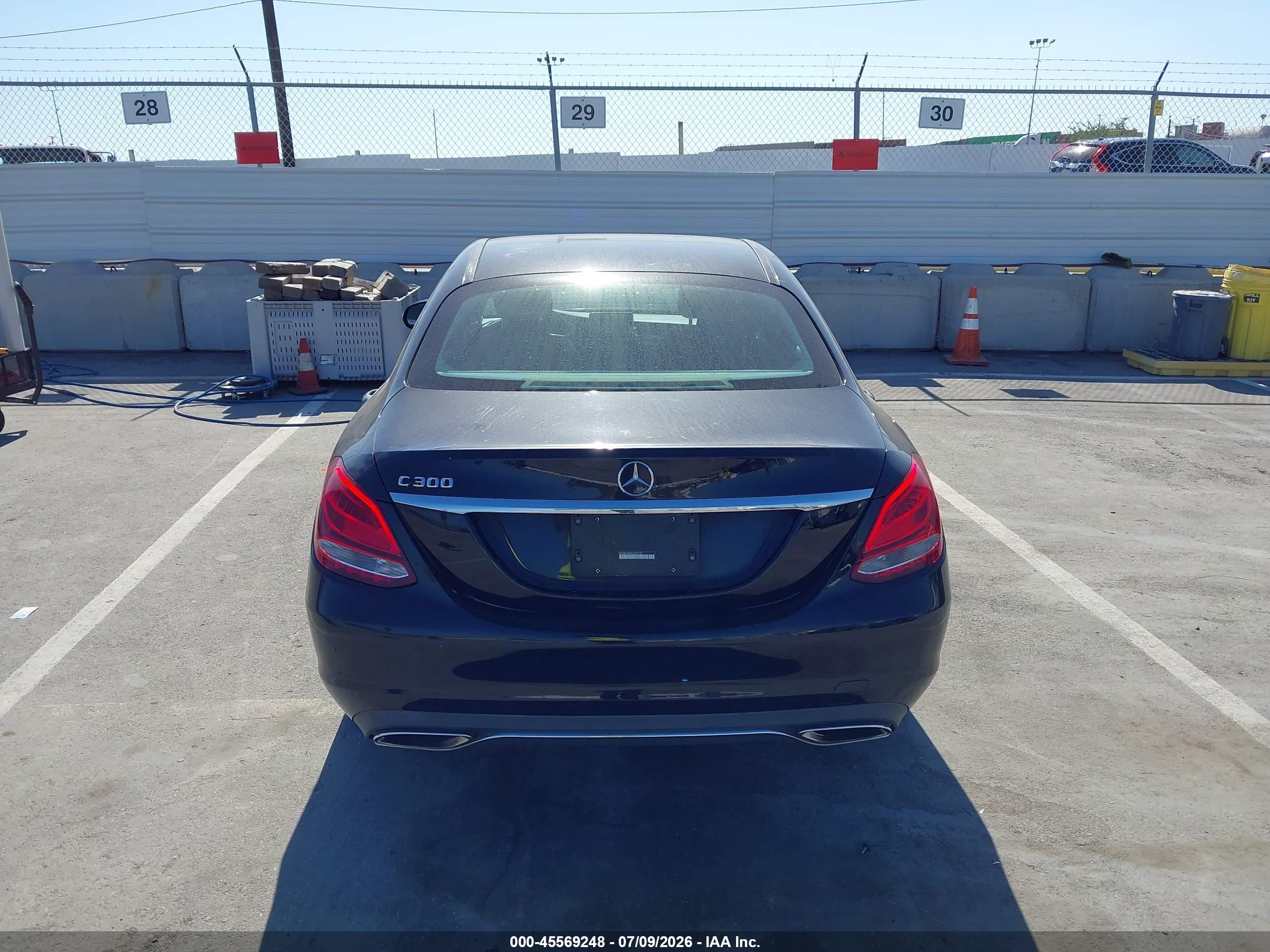 2015 Mercedes-benz C 300   Black vin: 55SWF4JB8FU072735