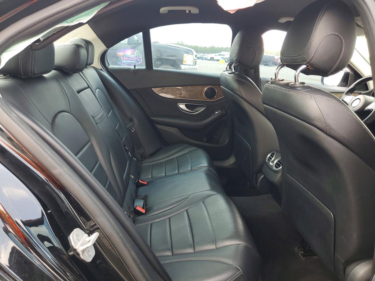 2015 Mercedes-benz C 300 Black vin: 55SWF4JB8FU076333