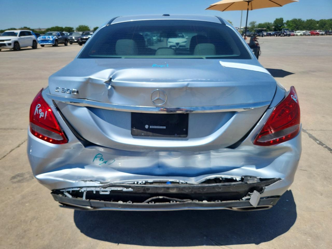 2016 Mercedes-benz C 300 White vin: 55SWF4JB8GU130991