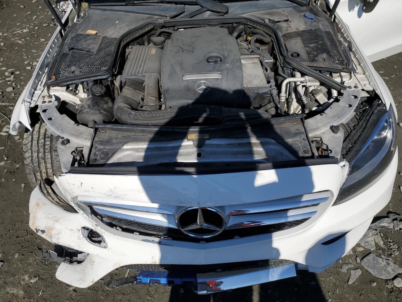 2016 Mercedes-benz C 300 Белый vin: 55SWF4JB8GU149038