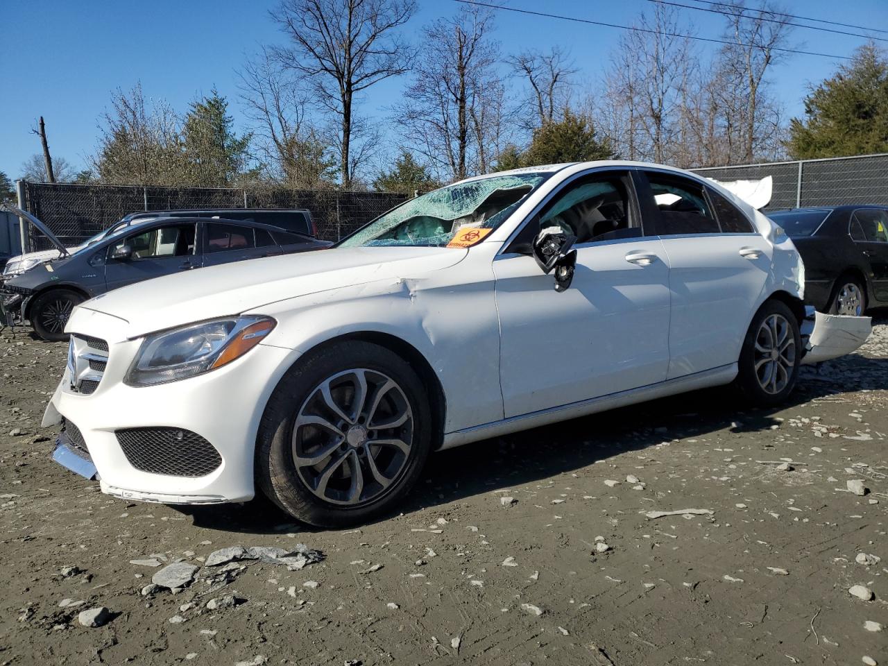 2016 Mercedes-benz C 300 White vin: 55SWF4JB8GU149038