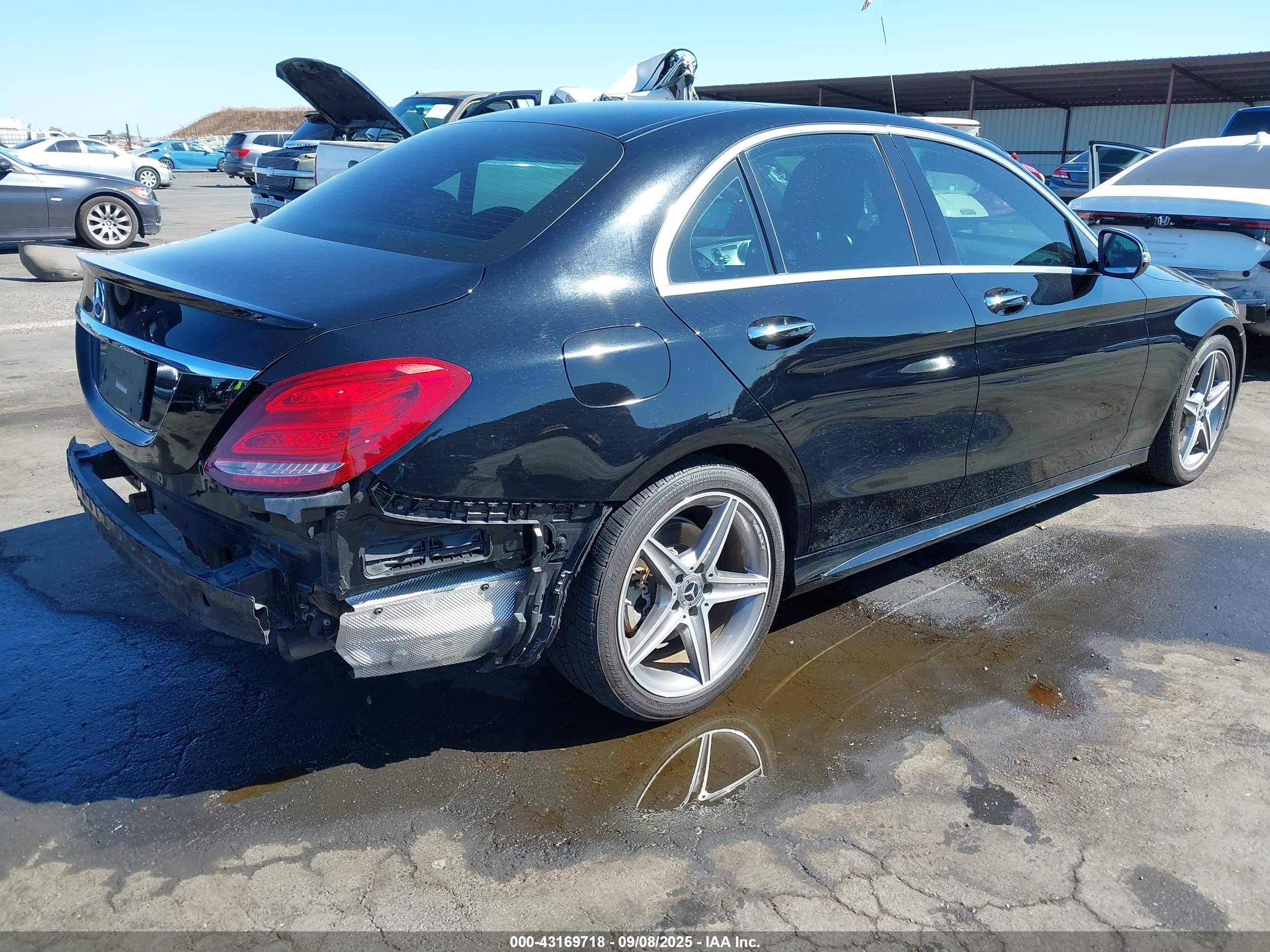 2018 Mercedes-benz C 300 Black vin: 55SWF4JB8JU244206