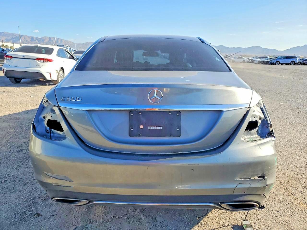 2015 Mercedes-benz C 300 Silver vin: 55SWF4JB9FU058715