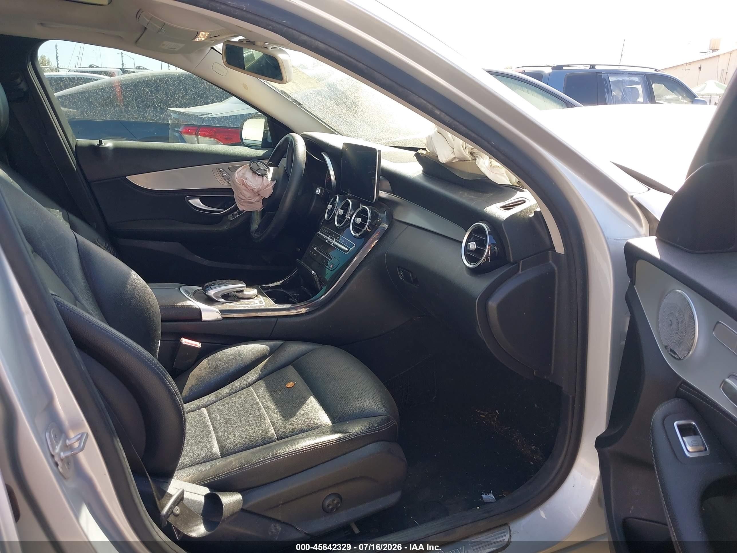 2015 Mercedes-benz C 300   Silver vin: 55SWF4JB9FU059332