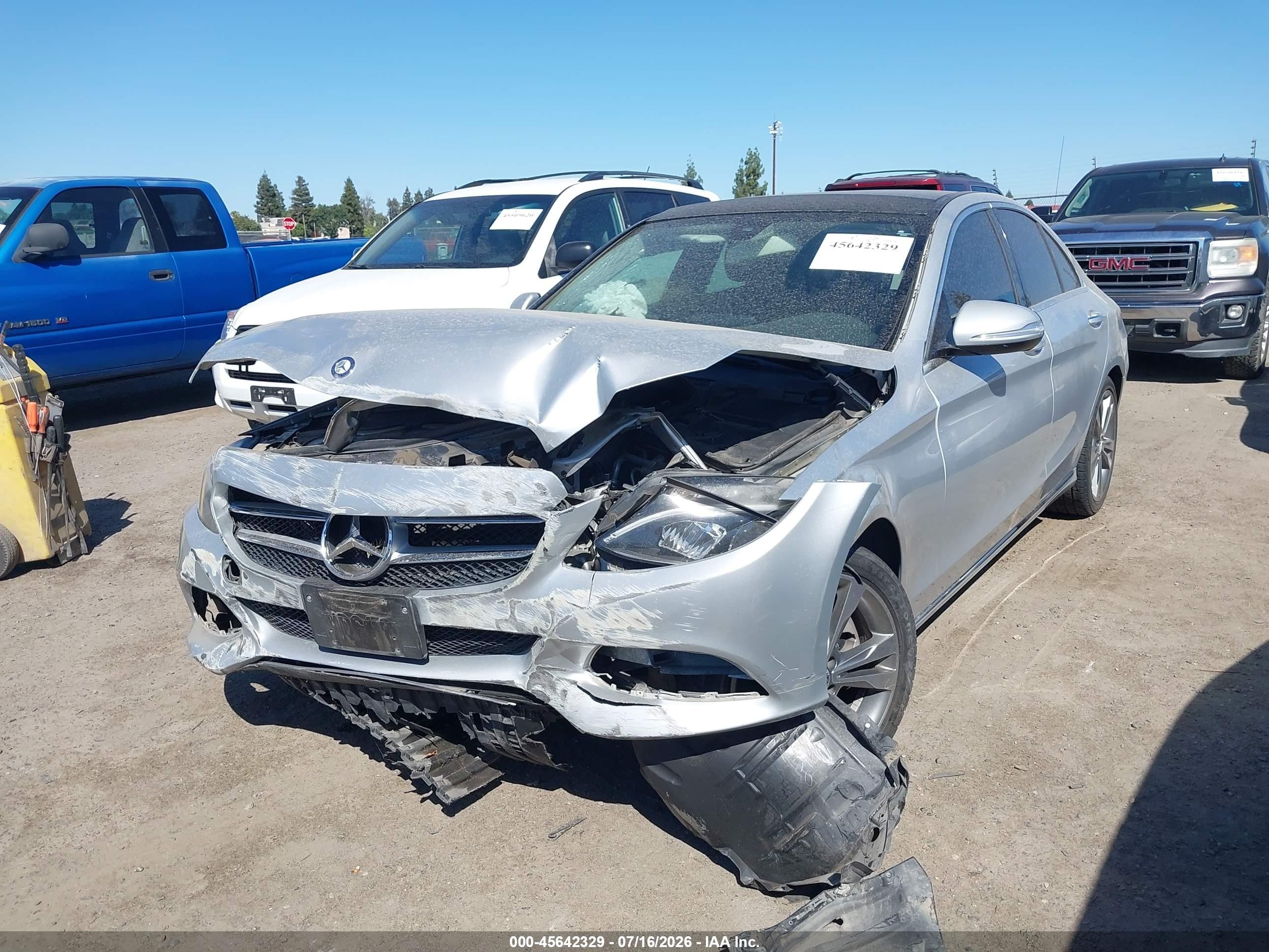 2015 Mercedes-benz C 300   Silver vin: 55SWF4JB9FU059332
