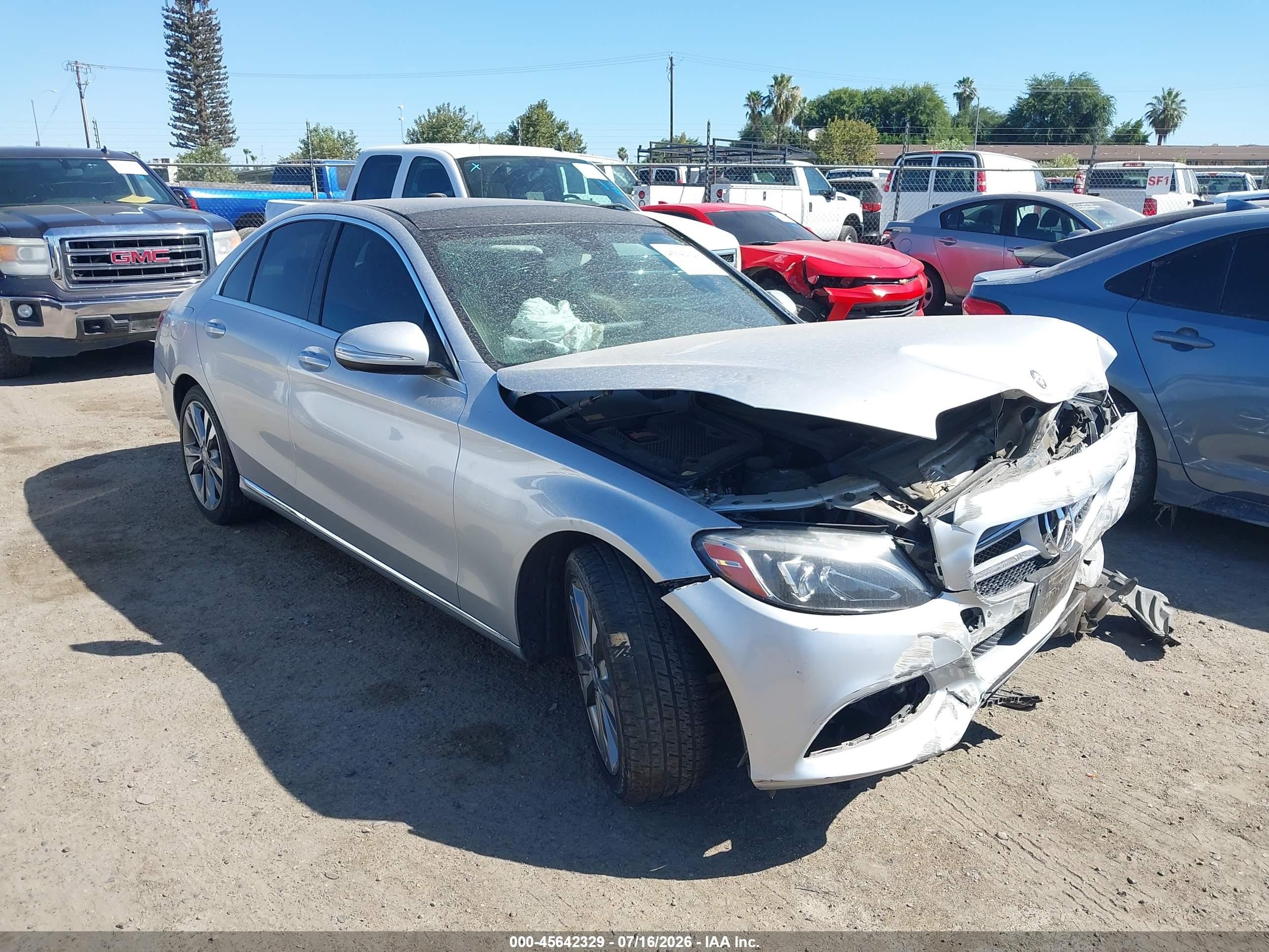 2015 Mercedes-benz C 300   Silver vin: 55SWF4JB9FU059332