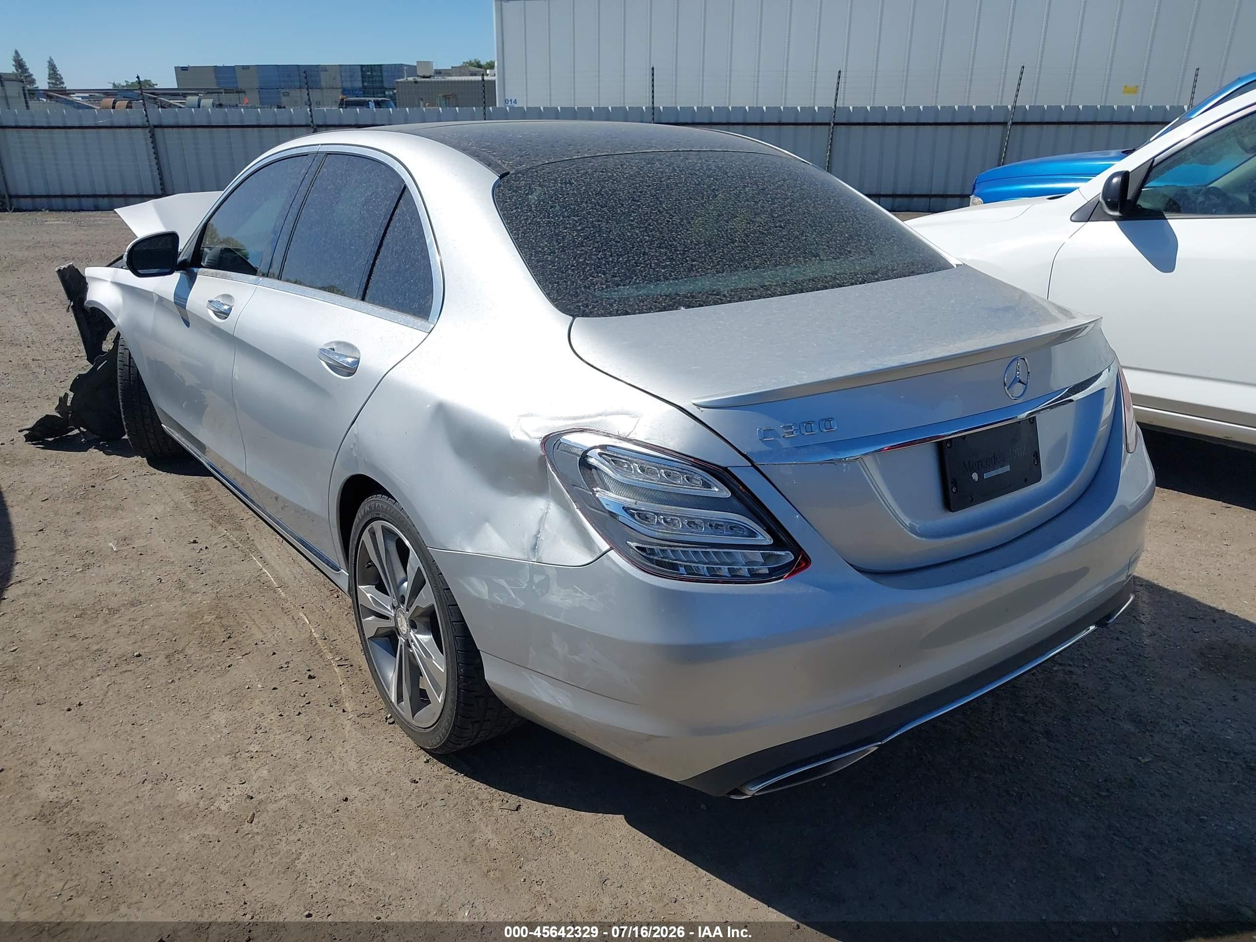 2015 Mercedes-benz C 300   Silver vin: 55SWF4JB9FU059332
