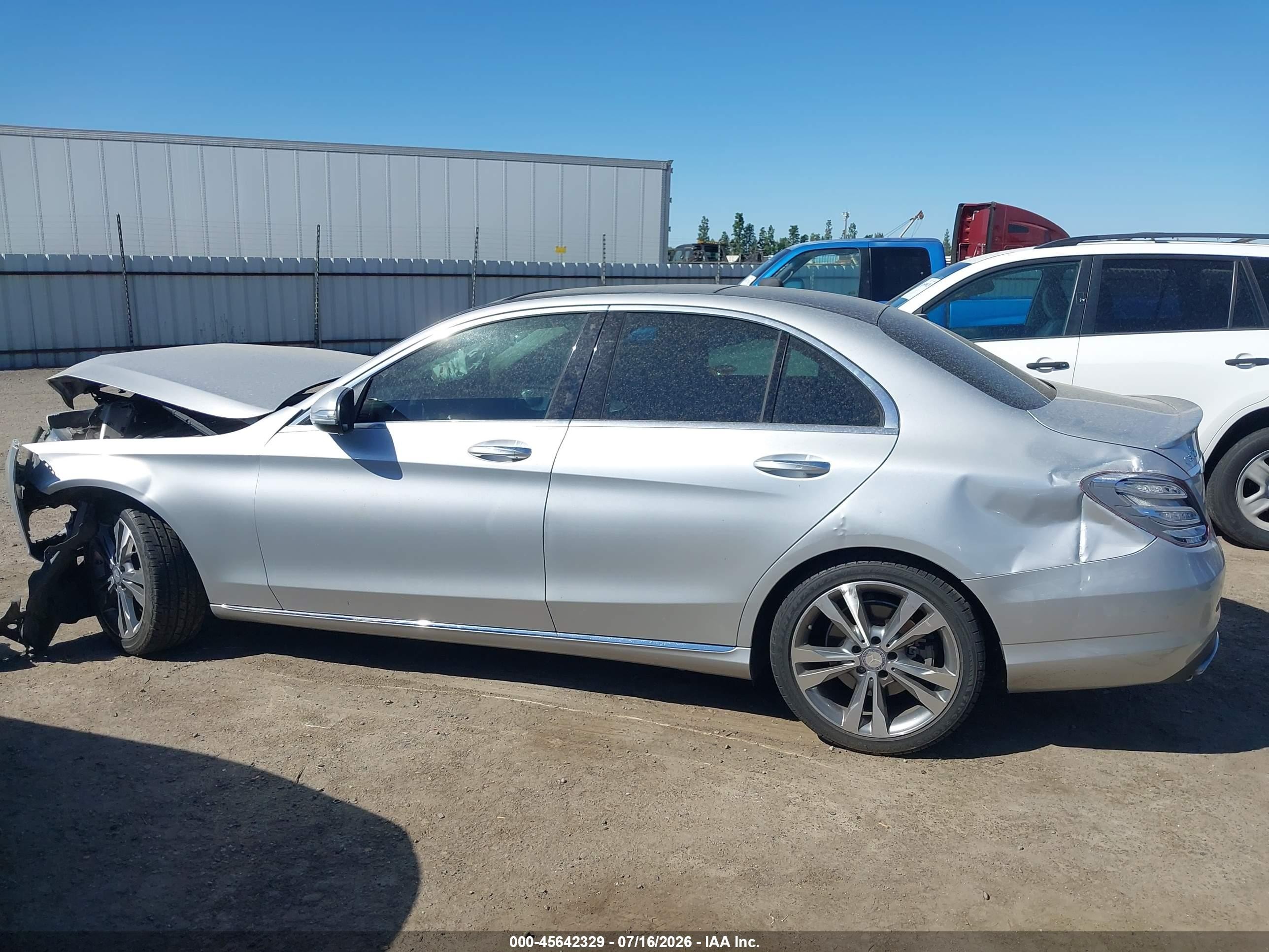2015 Mercedes-benz C 300   Silver vin: 55SWF4JB9FU059332