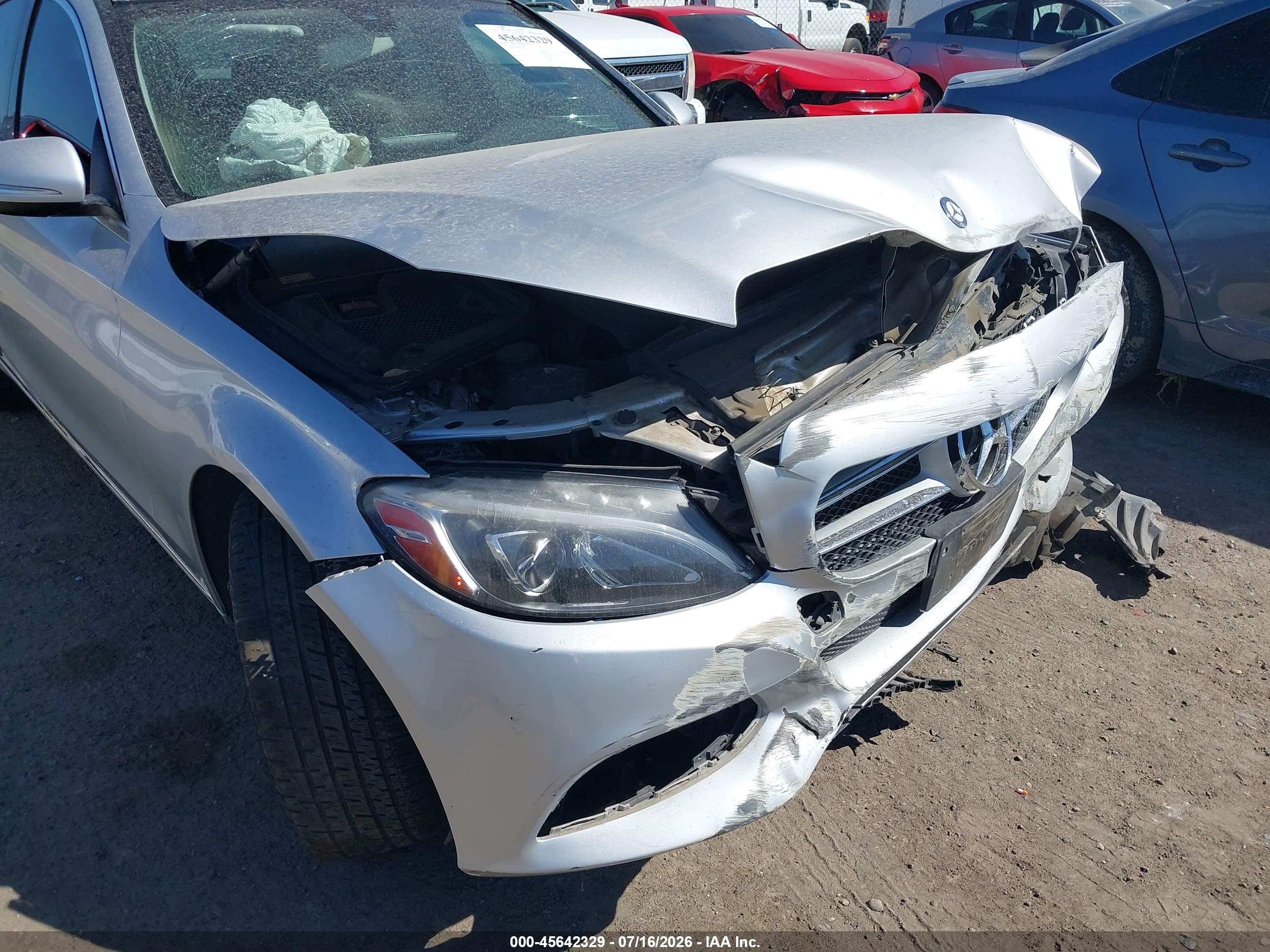 2015 Mercedes-benz C 300   Silver vin: 55SWF4JB9FU059332