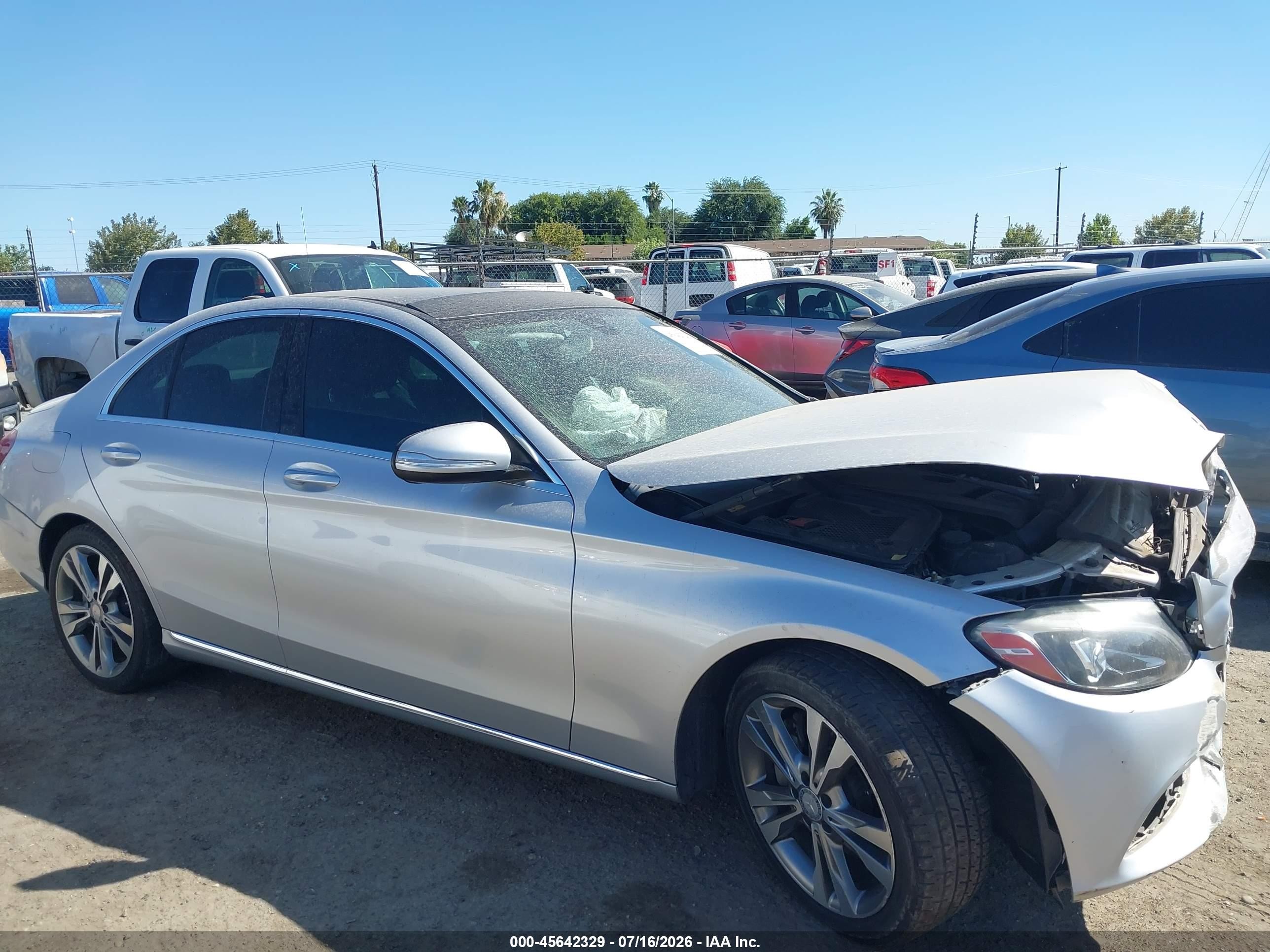 2015 Mercedes-benz C 300   Silver vin: 55SWF4JB9FU059332