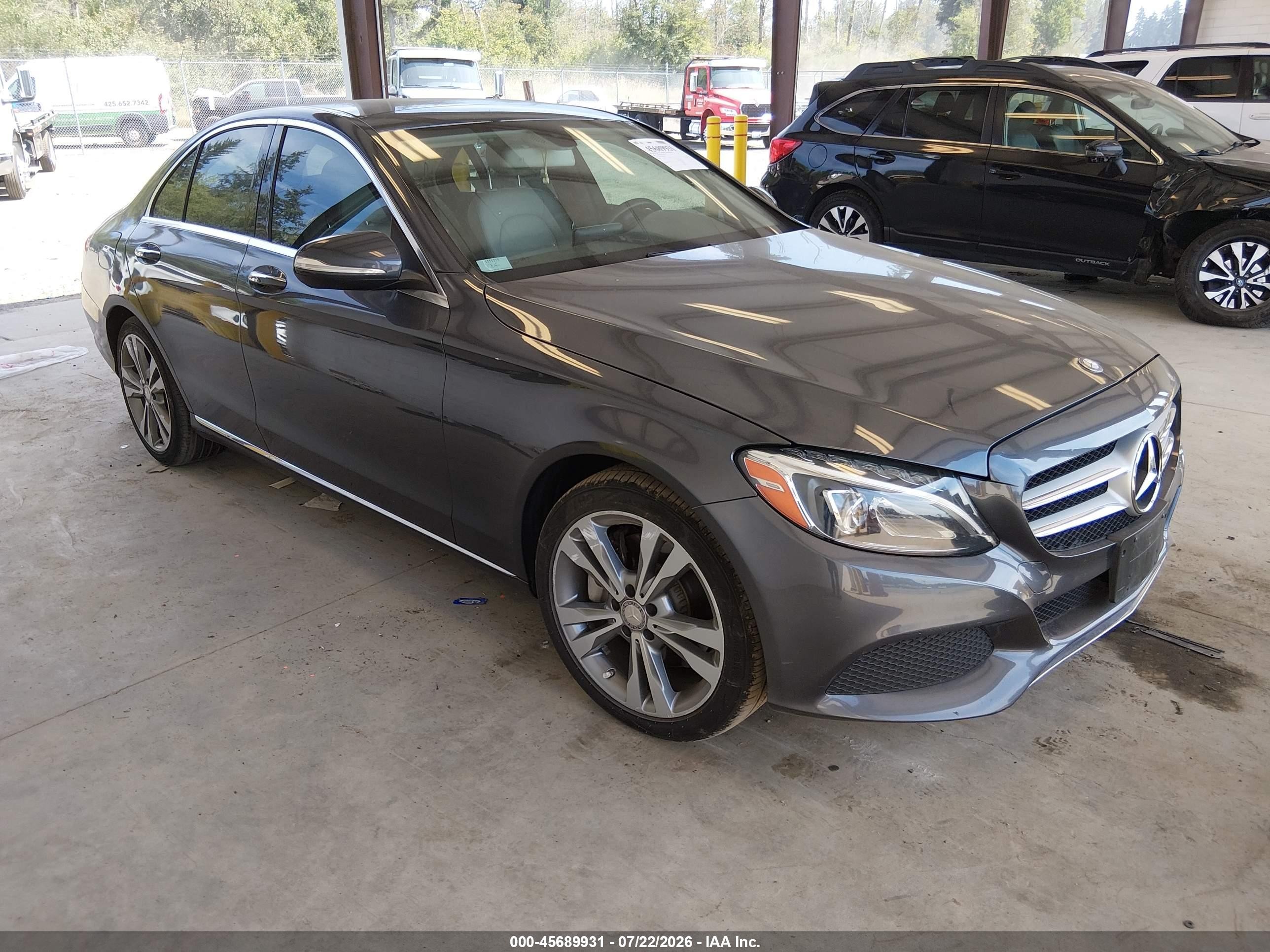 2015 Mercedes-benz C 300   Blue vin: 55SWF4JB9FU059542