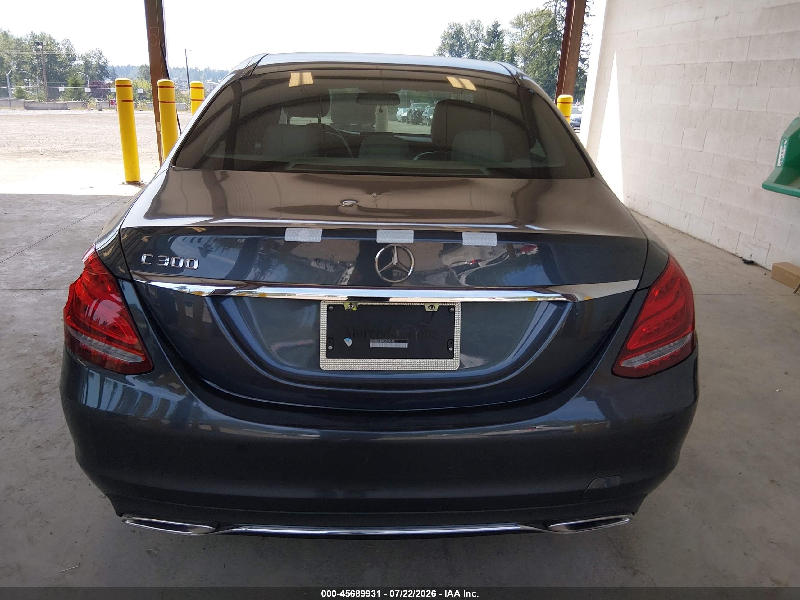 2015 Mercedes-benz C 300   Blue vin: 55SWF4JB9FU059542