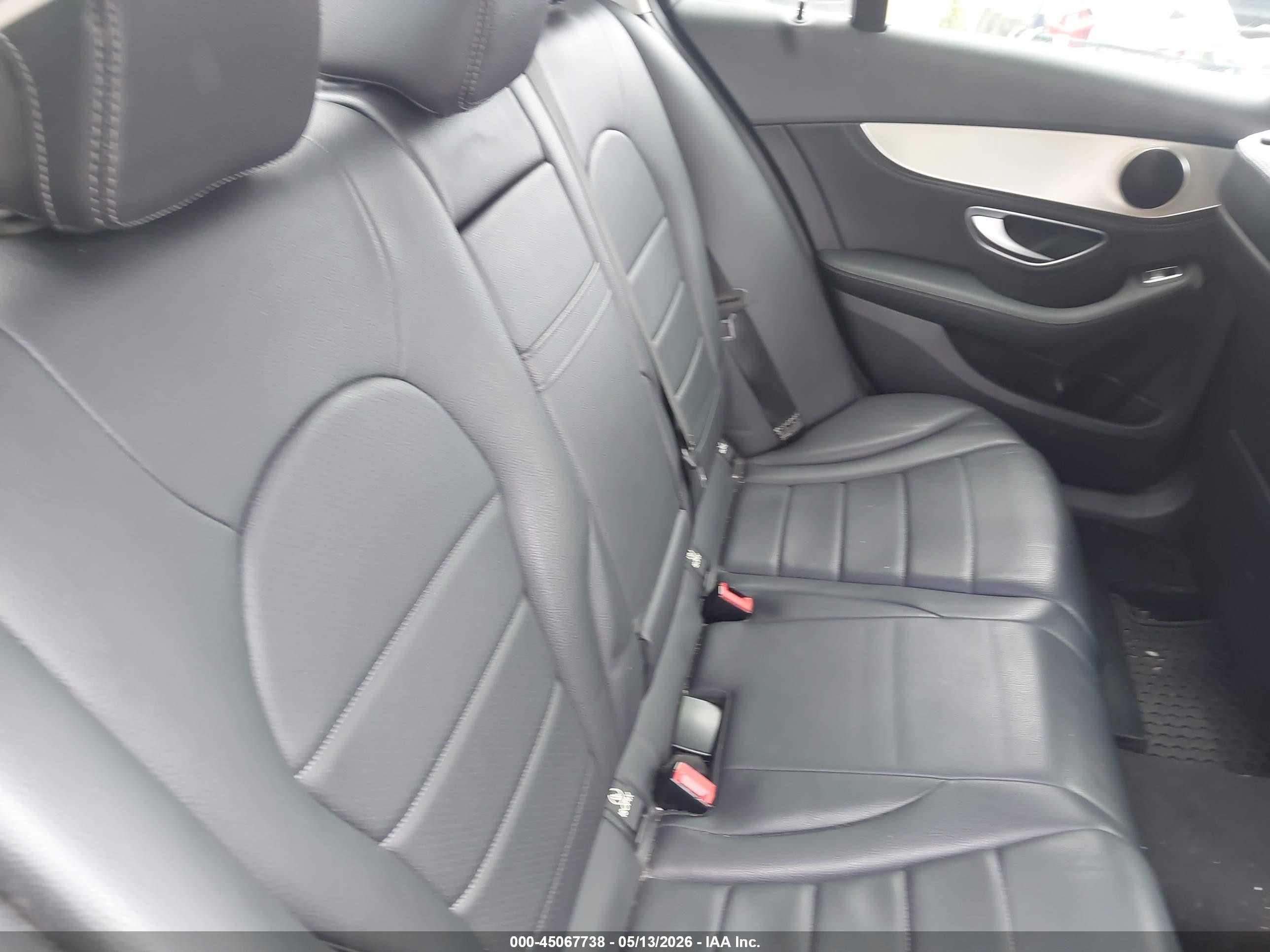 2015 Mercedes-benz C 300   Black vin: 55SWF4JB9FU065681