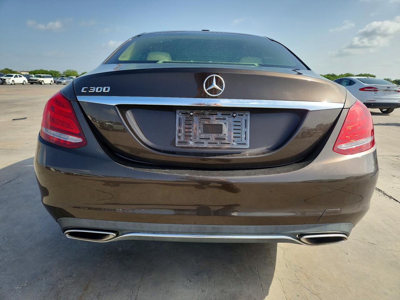 2015 Mercedes-benz C 300 Brown vin: 55SWF4JB9FU070198