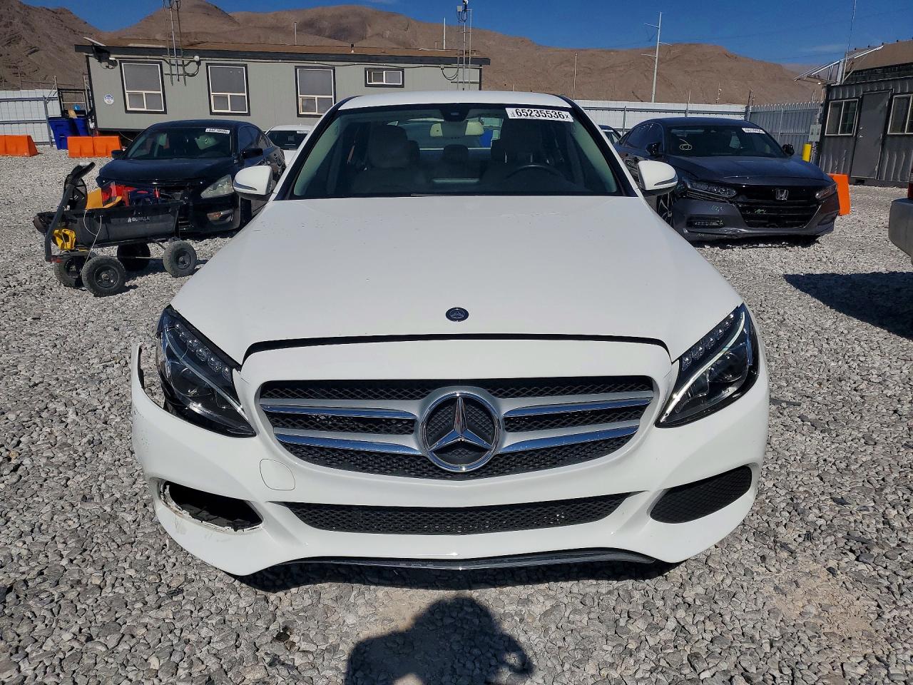 2015 Mercedes-benz C 300 White vin: 55SWF4JB9FU077555