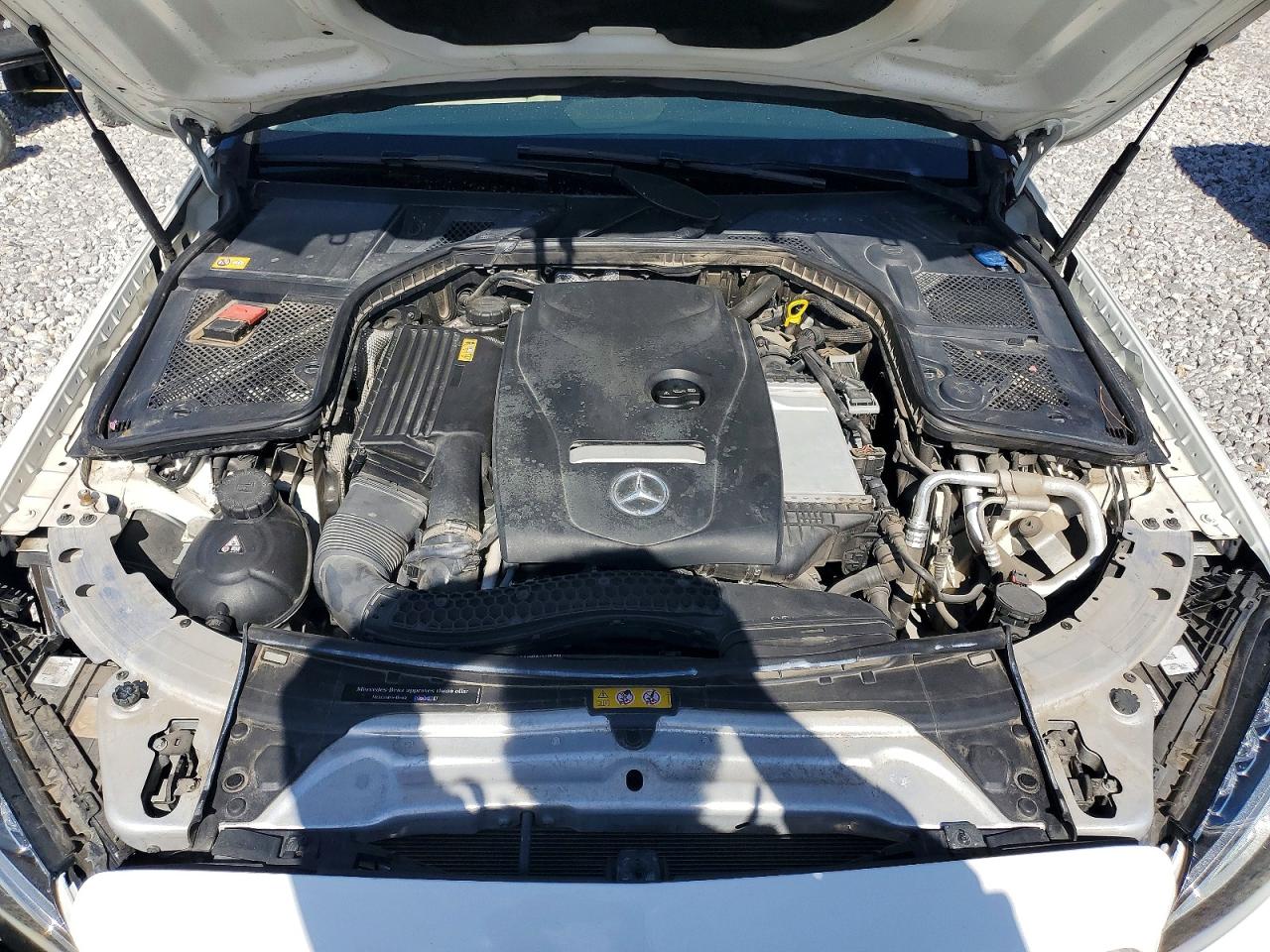 2015 Mercedes-benz C 300 White vin: 55SWF4JB9FU077555