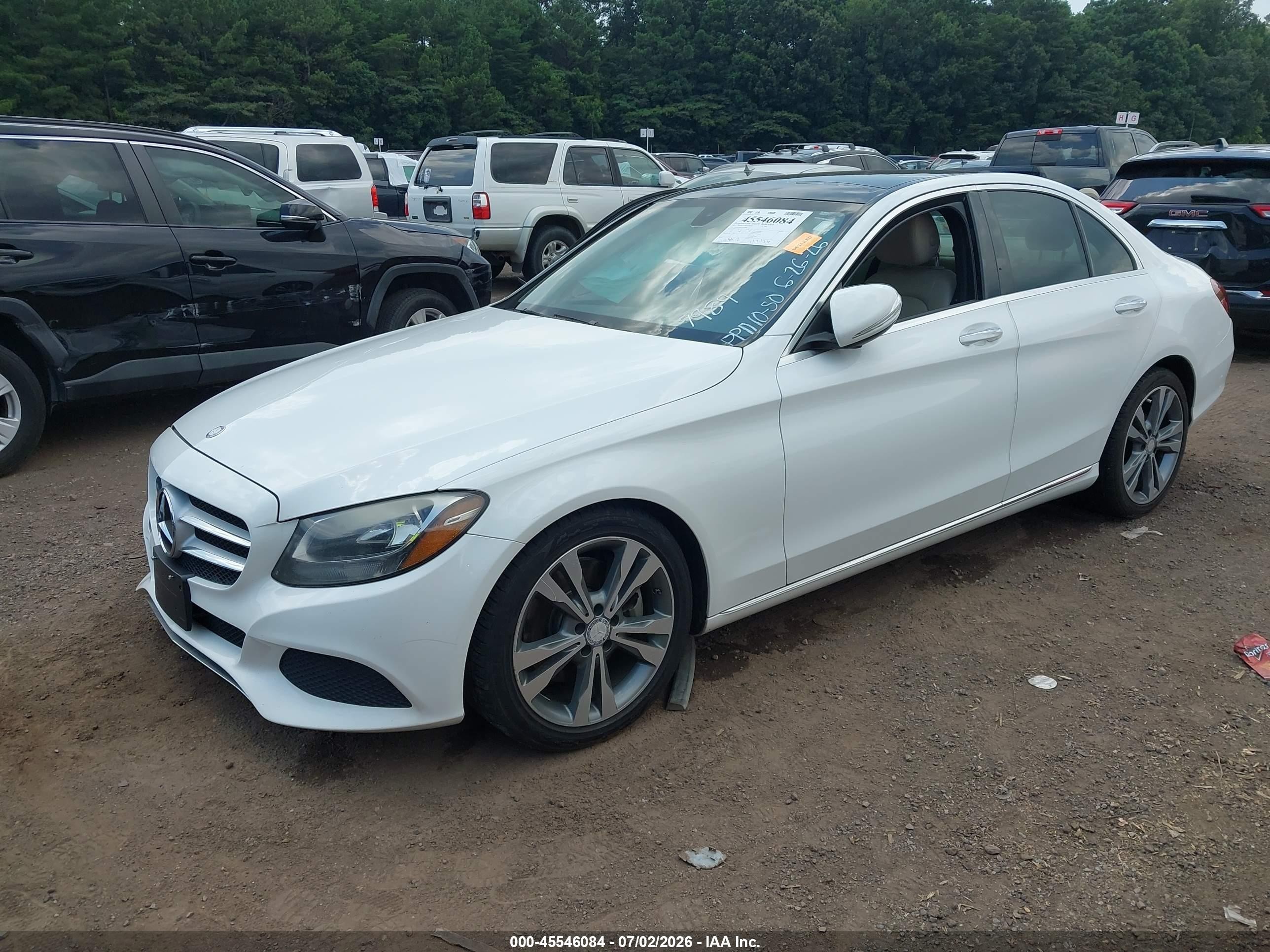 2015 Mercedes-benz C 300   White vin: 55SWF4JB9FU077989