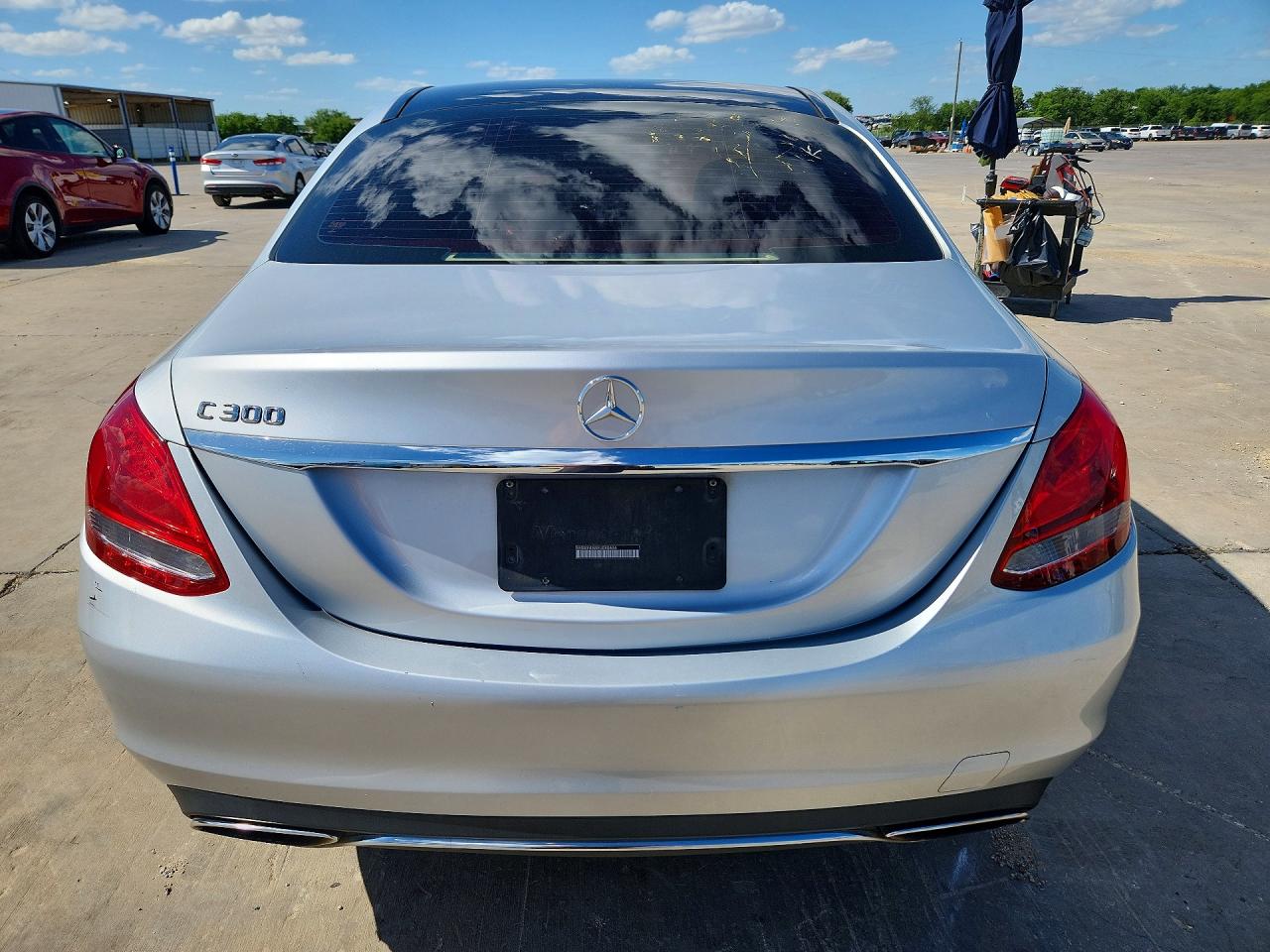 2015 Mercedes-benz C 300 Серебряный vin: 55SWF4JB9FU080696