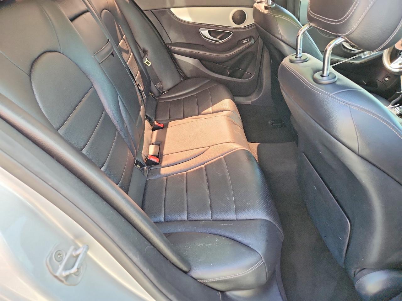 2015 Mercedes-benz C 300 Серебряный vin: 55SWF4JB9FU080696