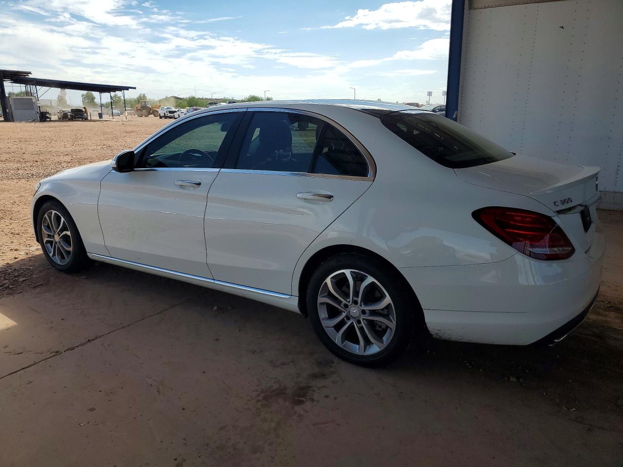 2015 Mercedes-benz C 300 White vin: 55SWF4JB9FU088166