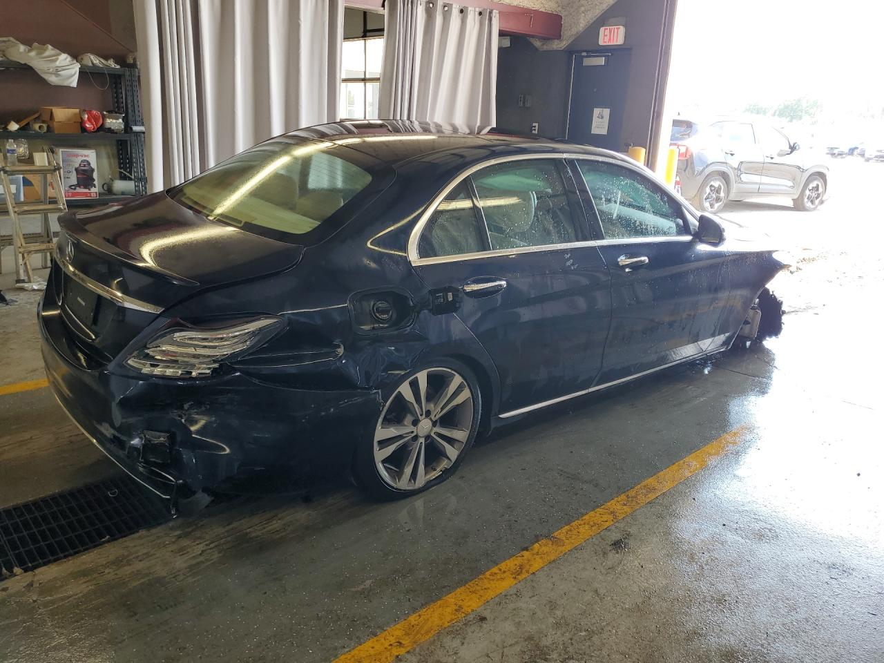 2016 Mercedes-benz C 300 Синий vin: 55SWF4JB9GU149887 Damage: Right Tail Light, Broken, Replacement Required
