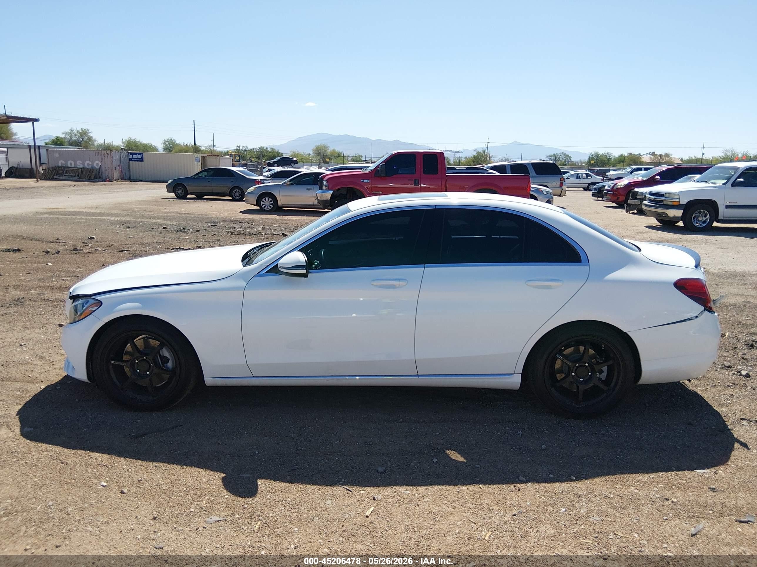 2018 Mercedes-benz C 300   White vin: 55SWF4JB9JU238611