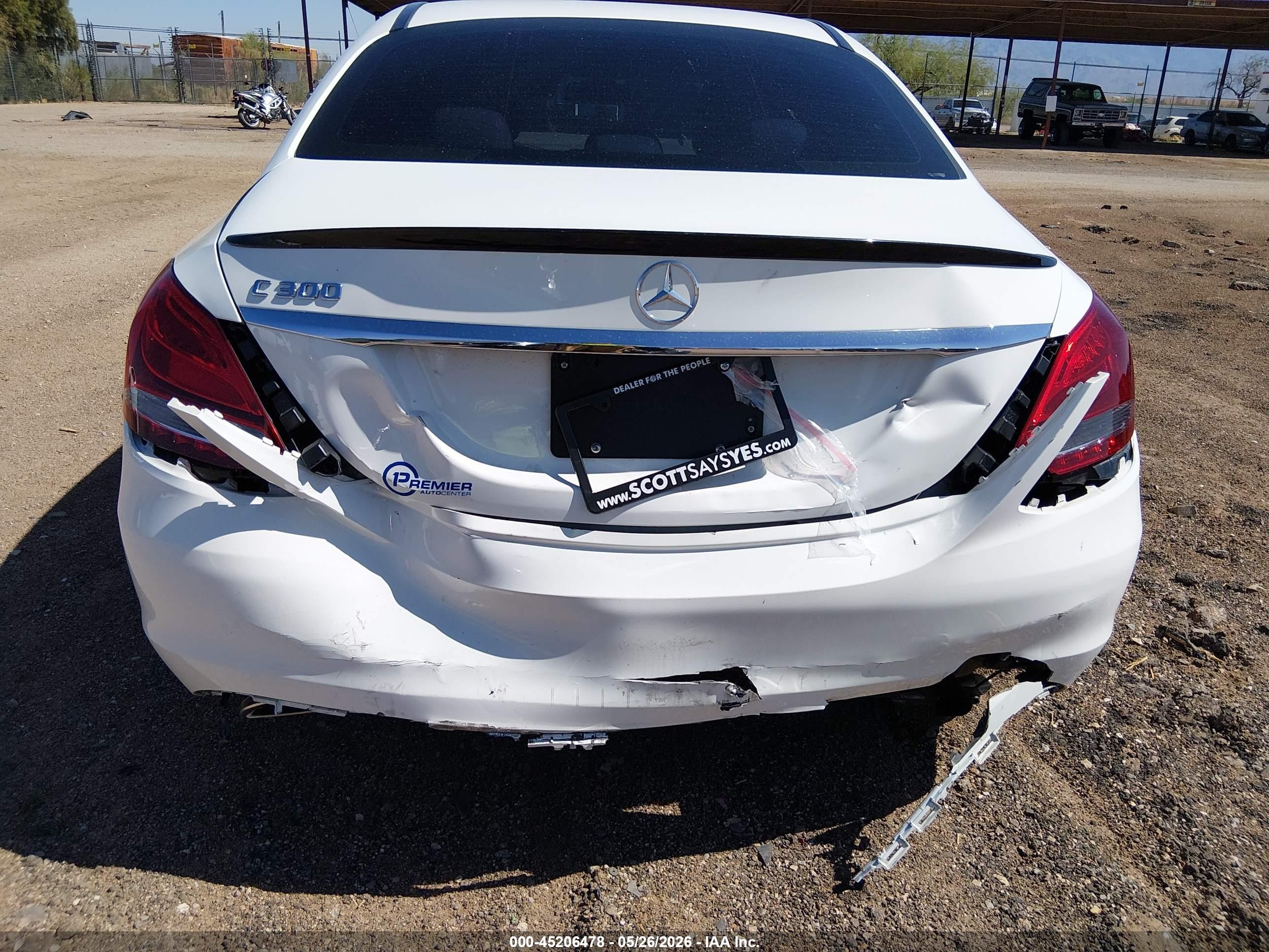 2018 Mercedes-benz C 300   White vin: 55SWF4JB9JU238611