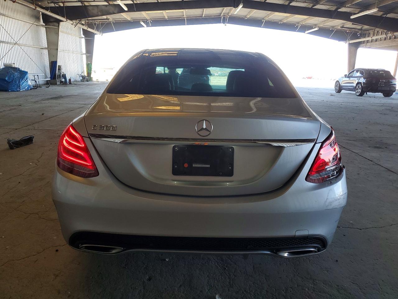 2015 Mercedes-benz C 300 Silver vin: 55SWF4JBXFU046217