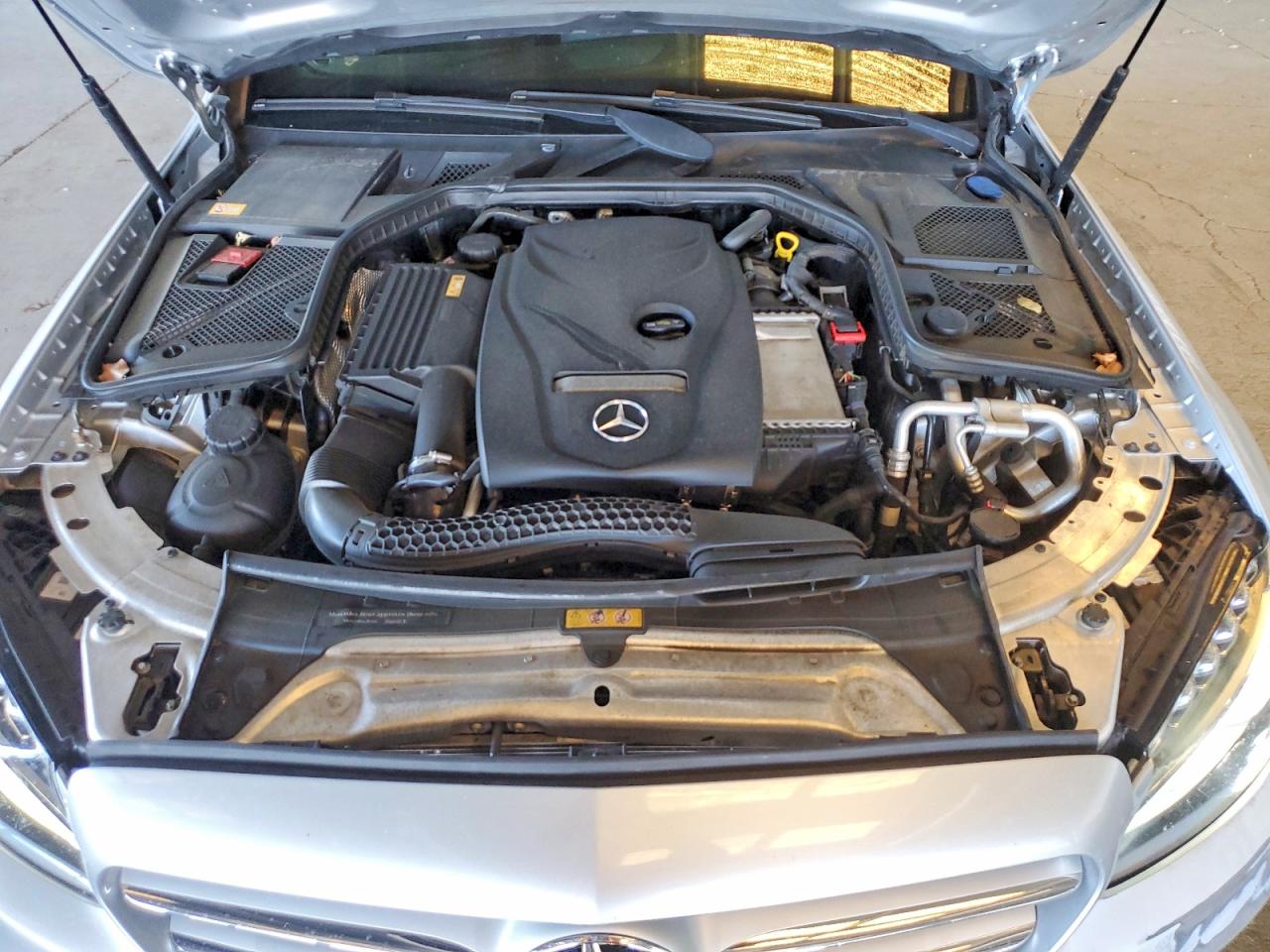 2015 Mercedes-benz C 300 Silver vin: 55SWF4JBXFU046217