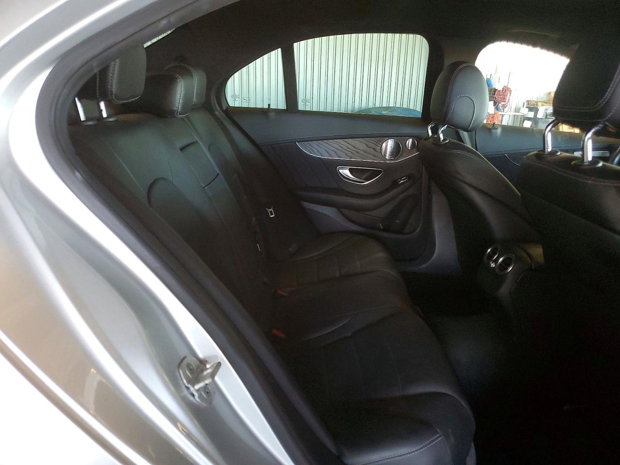 2015 Mercedes-benz C 300 Silver vin: 55SWF4JBXFU046217