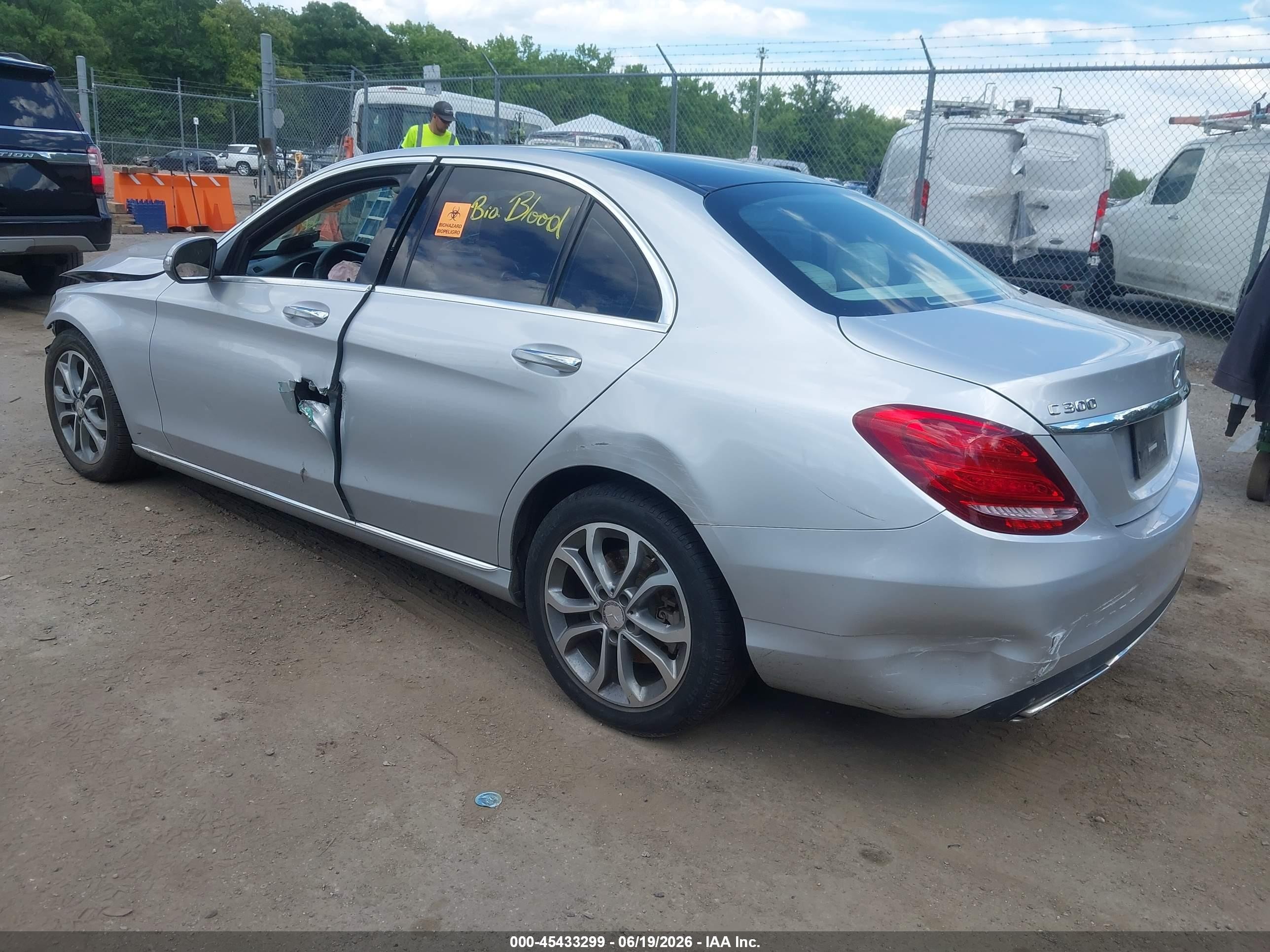 2015 Mercedes-benz C 300 Серебряный vin: 55SWF4JBXFU046878