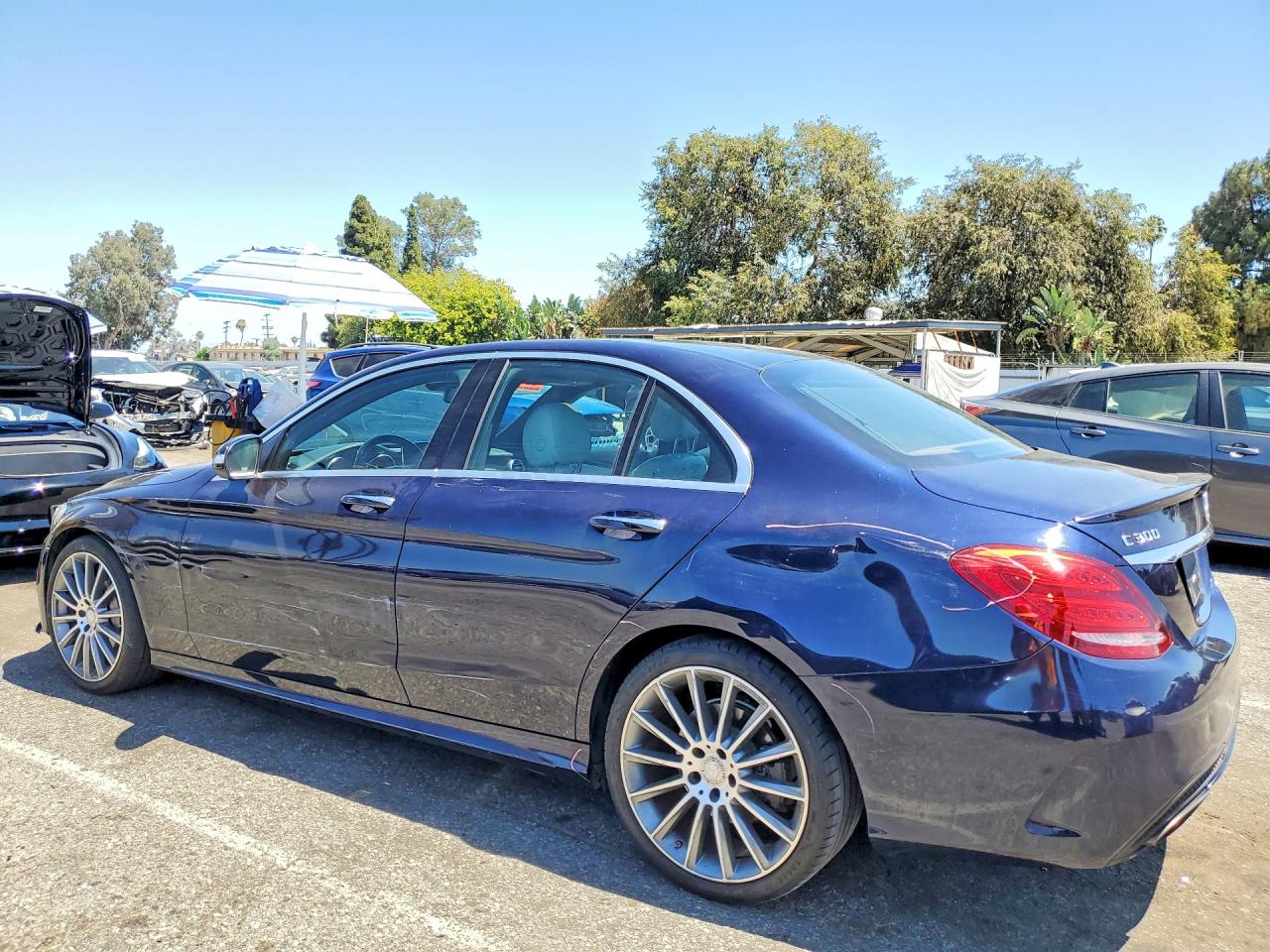 2015 Mercedes-benz C 300 Blue vin: 55SWF4JBXFU054981