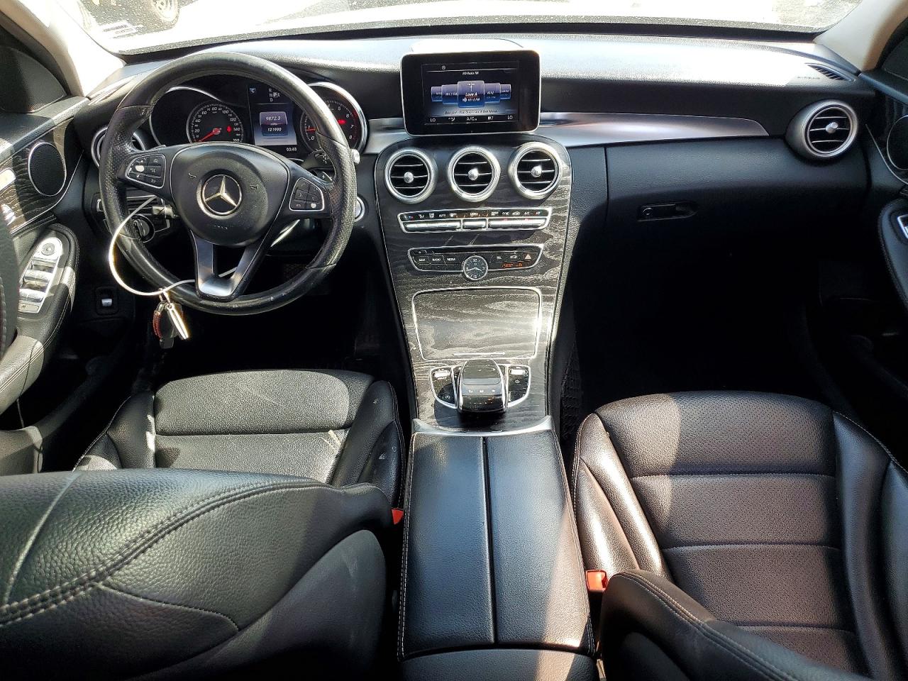 2015 Mercedes-benz C 300 Серебряный vin: 55SWF4JBXFU058352