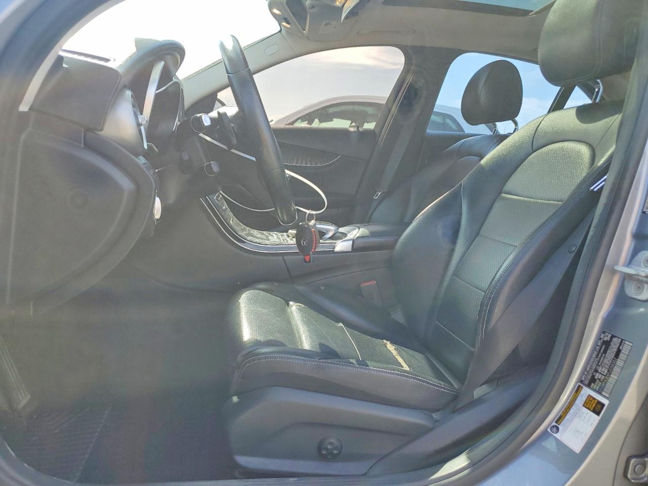 2015 Mercedes-benz C 300 Серебряный vin: 55SWF4JBXFU058352