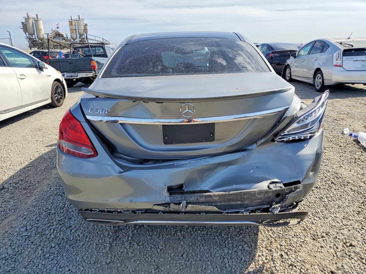 2015 Mercedes-benz C 300 Серебряный vin: 55SWF4JBXFU058352